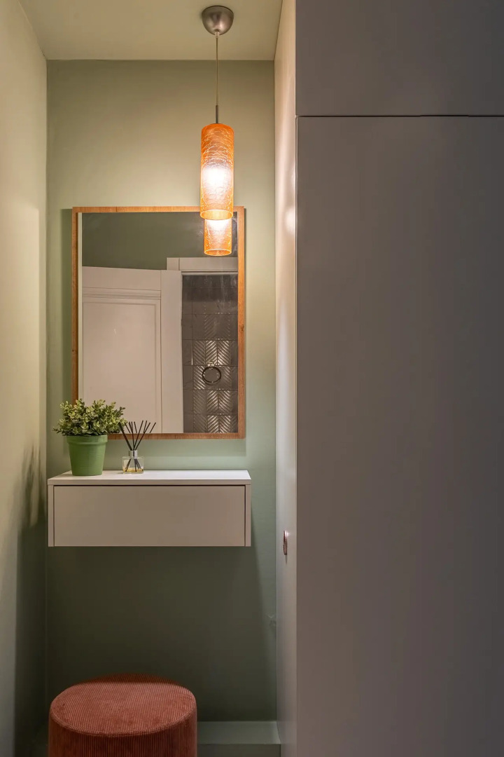 Студия у Метро Космонавтов