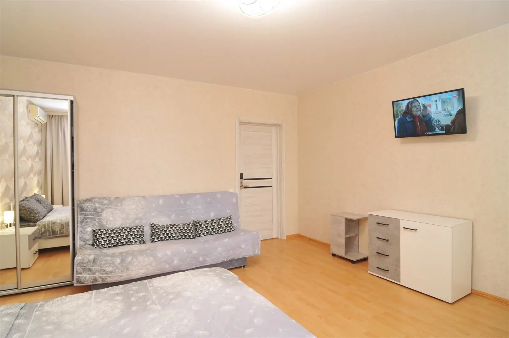 Апартаменты №8 Стандарт улучшенный, 2 линия, боковой вид на море (4чел)