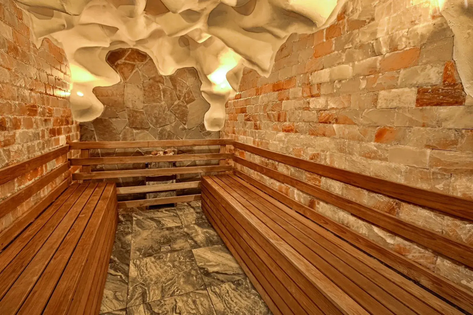 Отель Астро Плаза