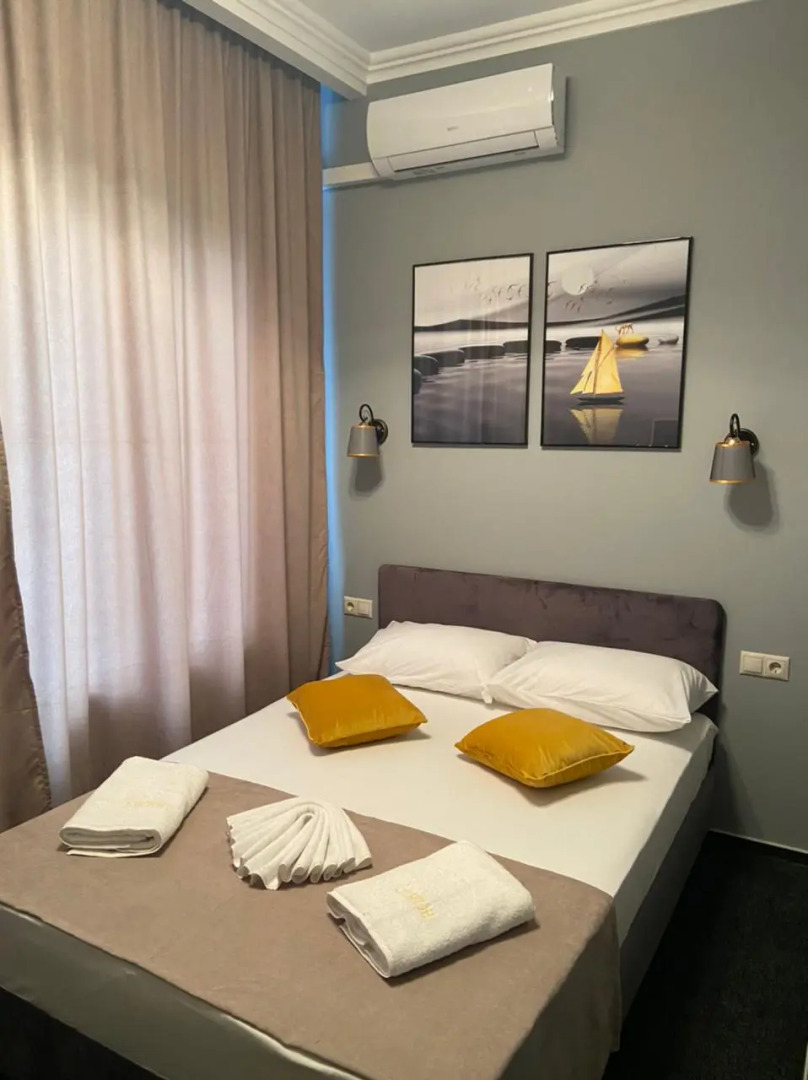 Отель Элитон