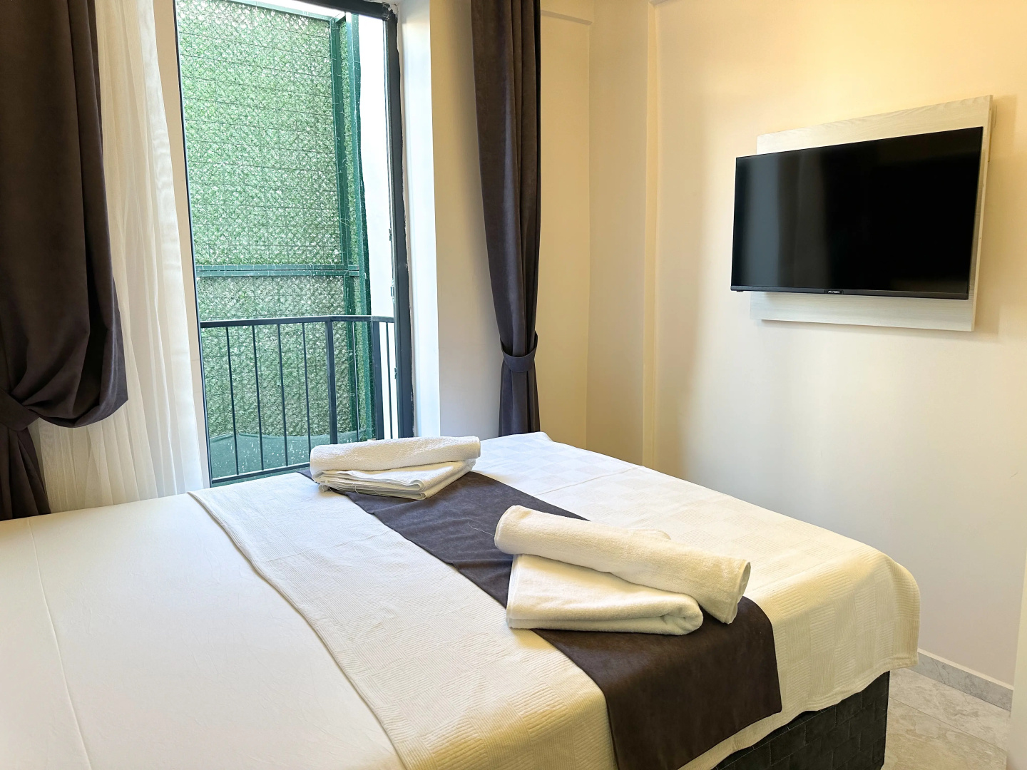 Отель Bed&Breakfast Marina Lora