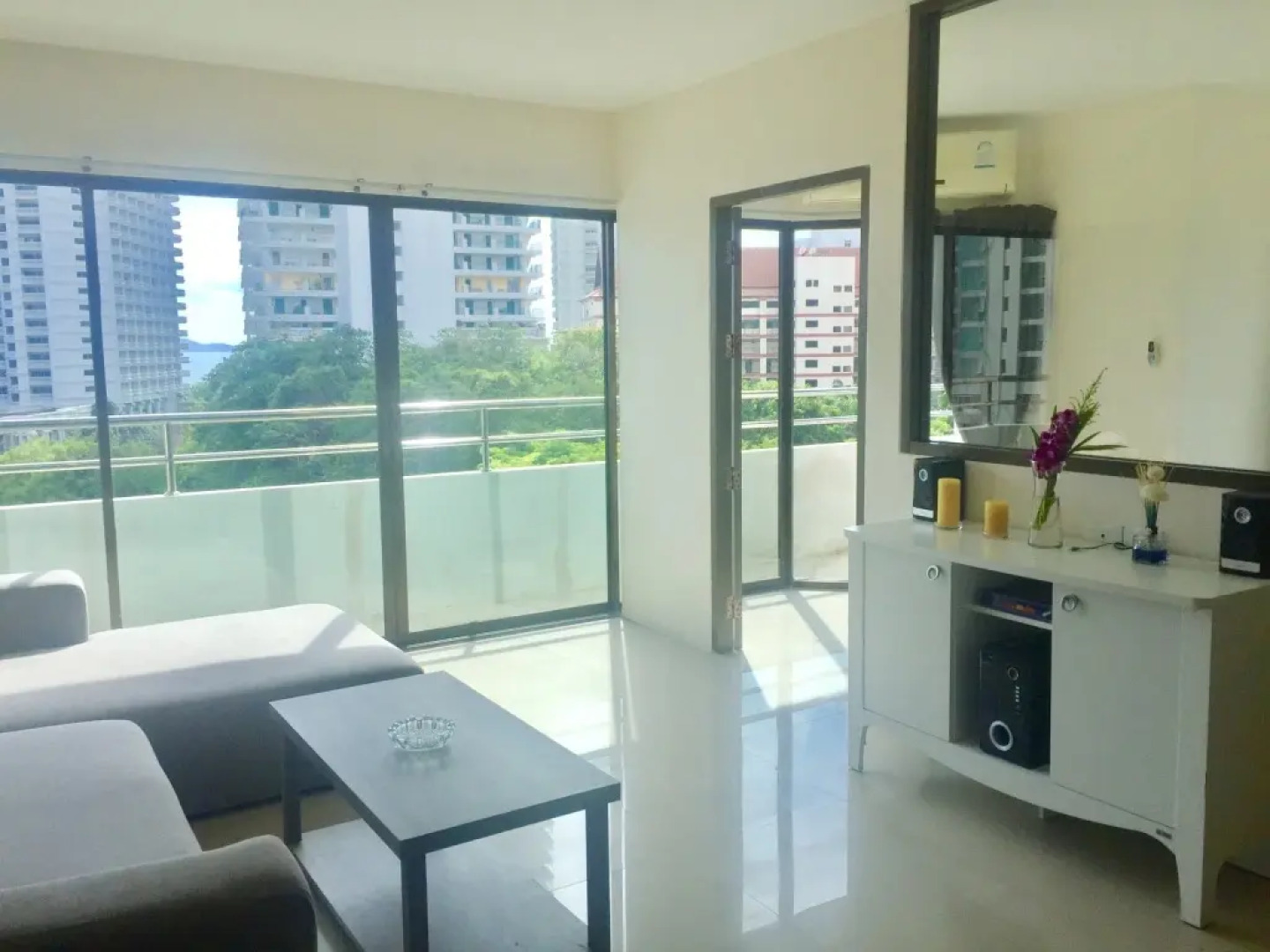 Апартаменты R-Con Wongamat