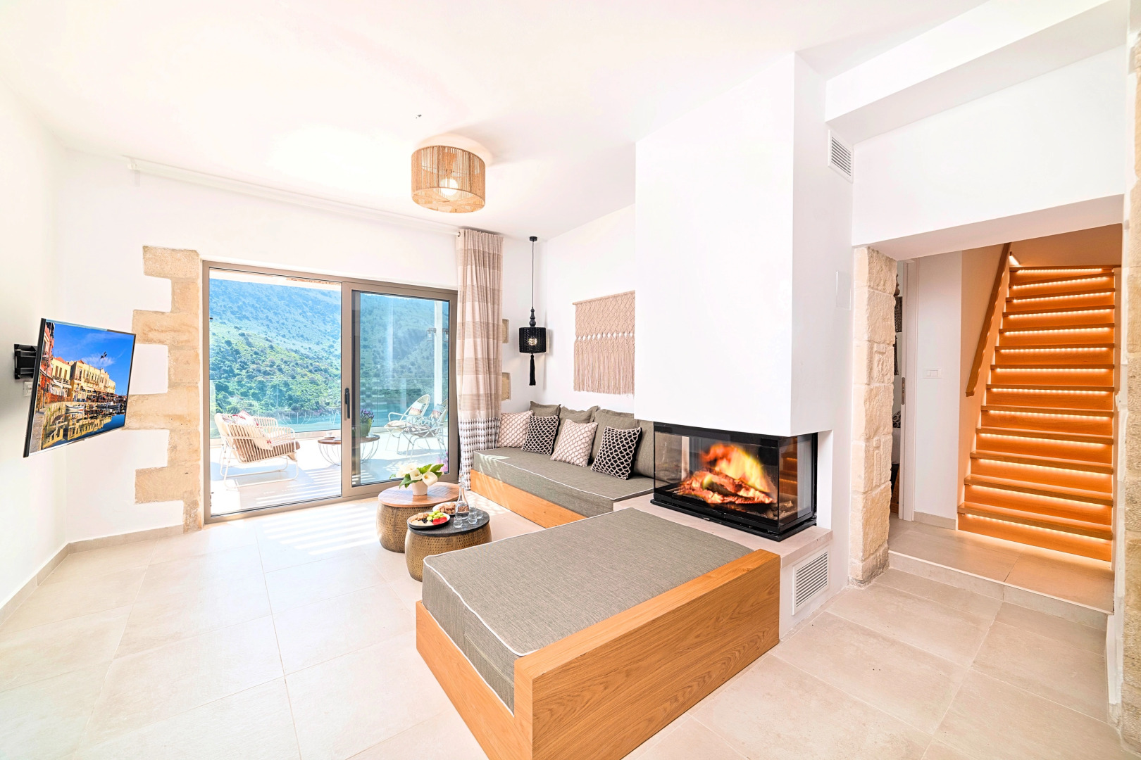 Вилла Blue Lake Heated Pool