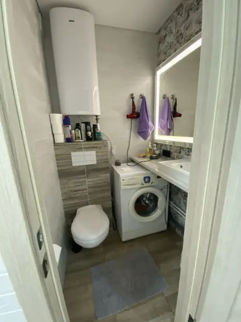 Квартира четырехкомнатная на Цюрупы, 84