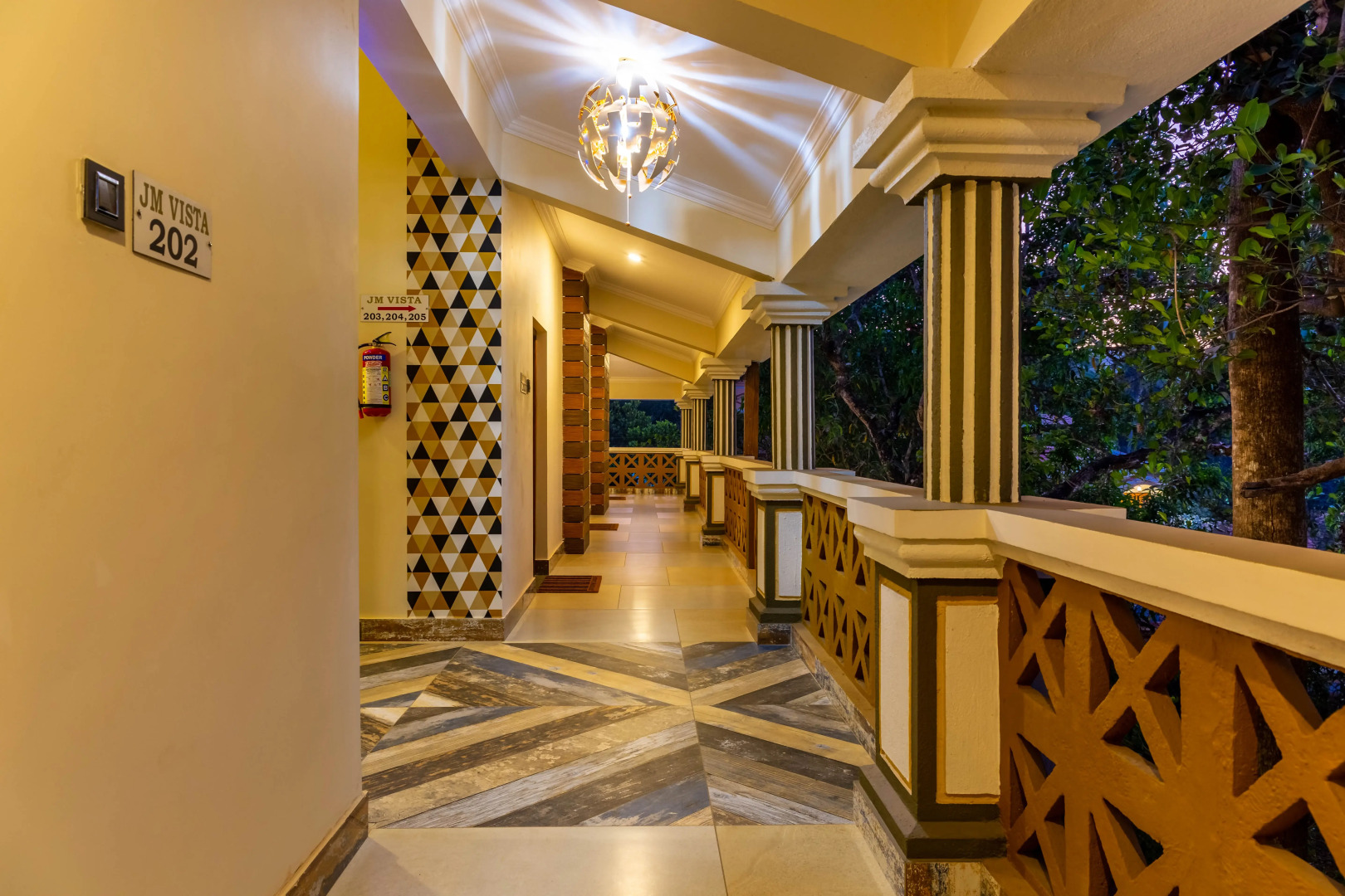 Отель JM Vista Suites