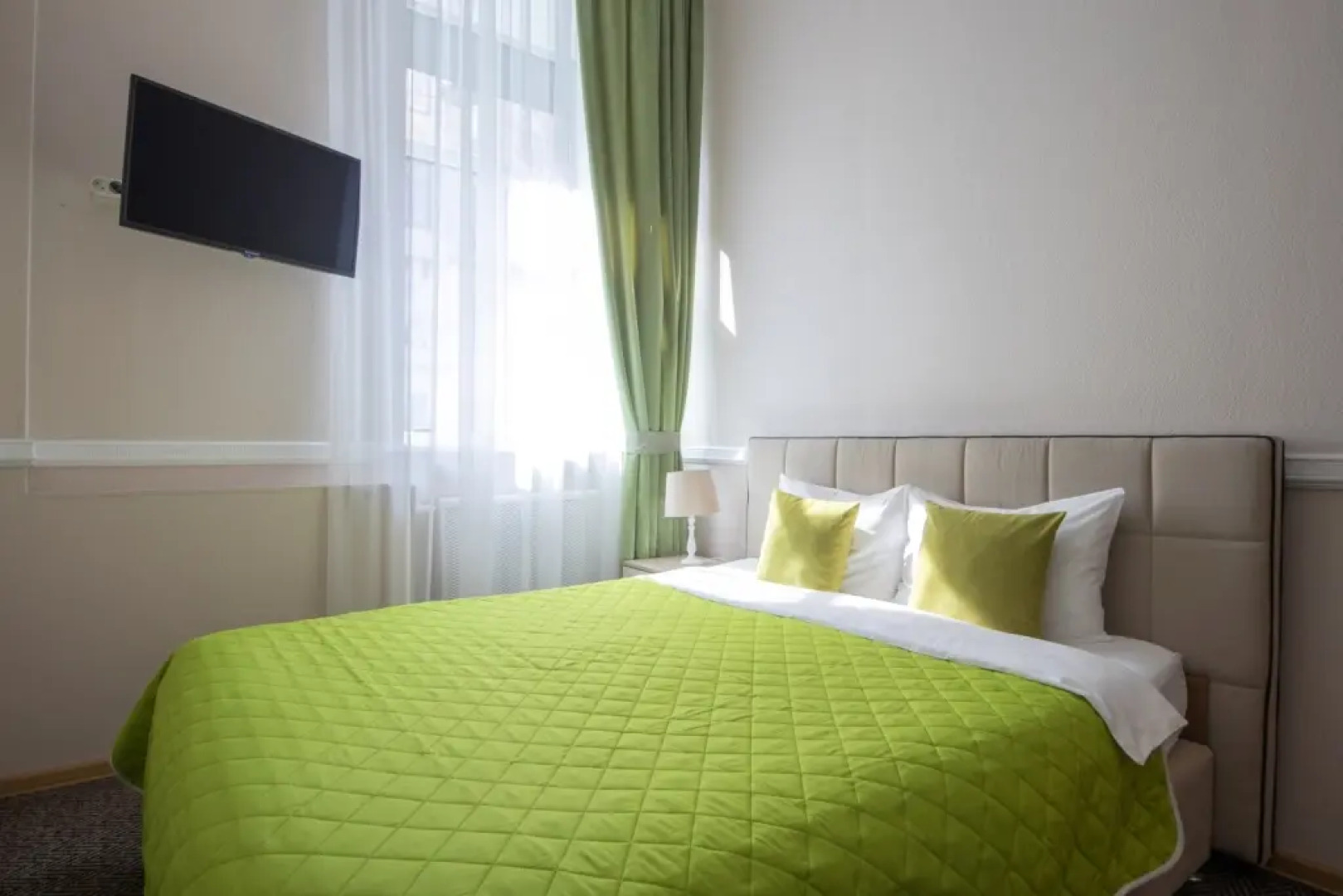 Отель Искра