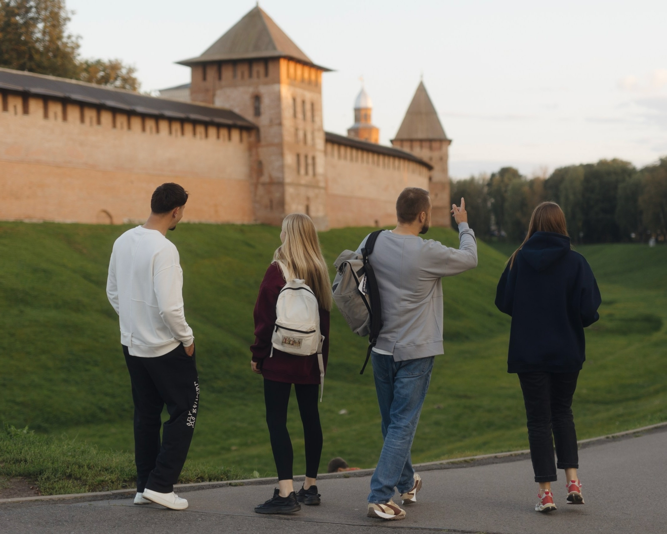 Отель Волхов