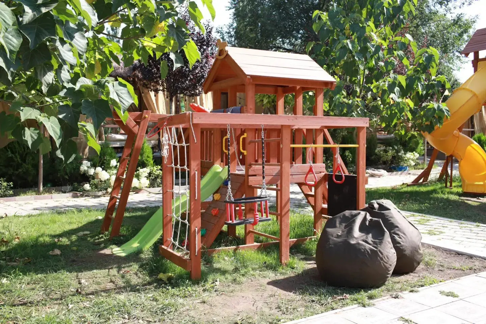 Отель Cross Resort