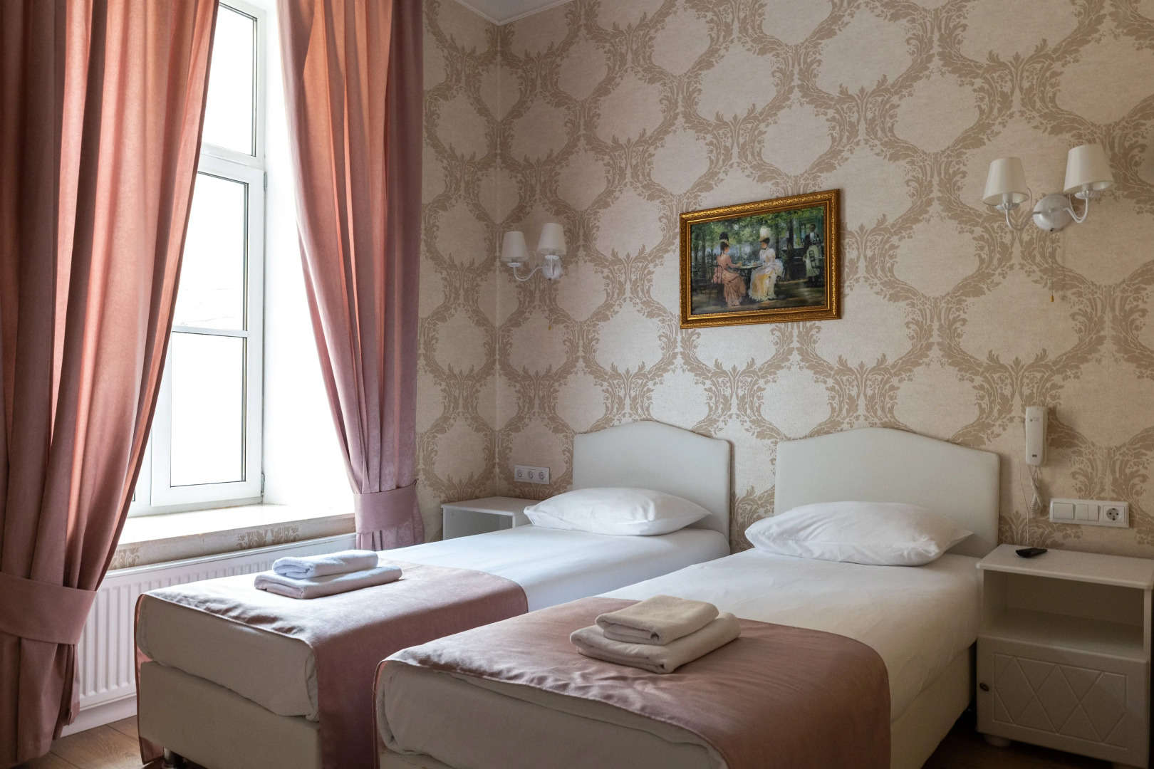 Отель Catherine Art