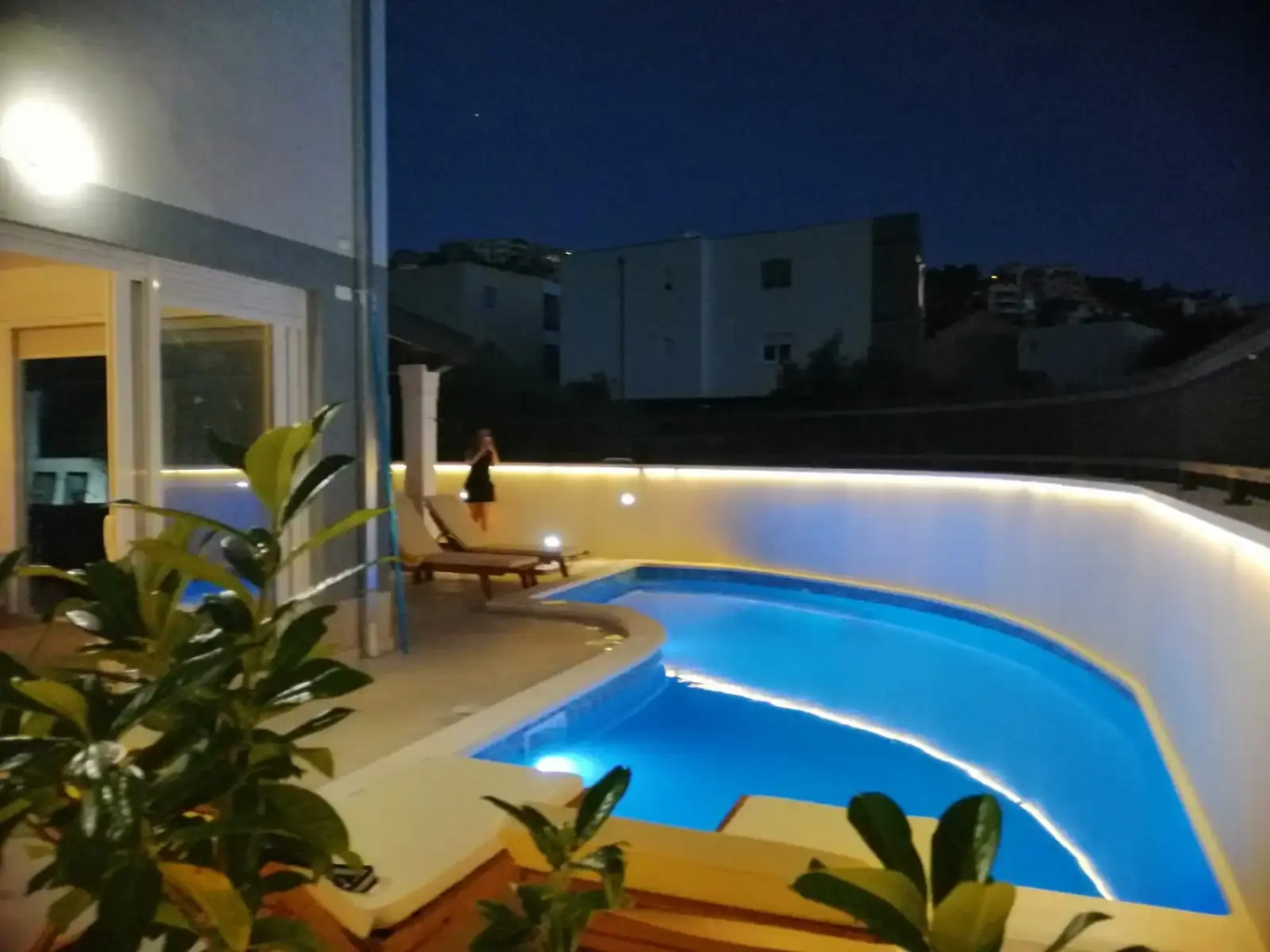 Вилла Urban Villa With Pool