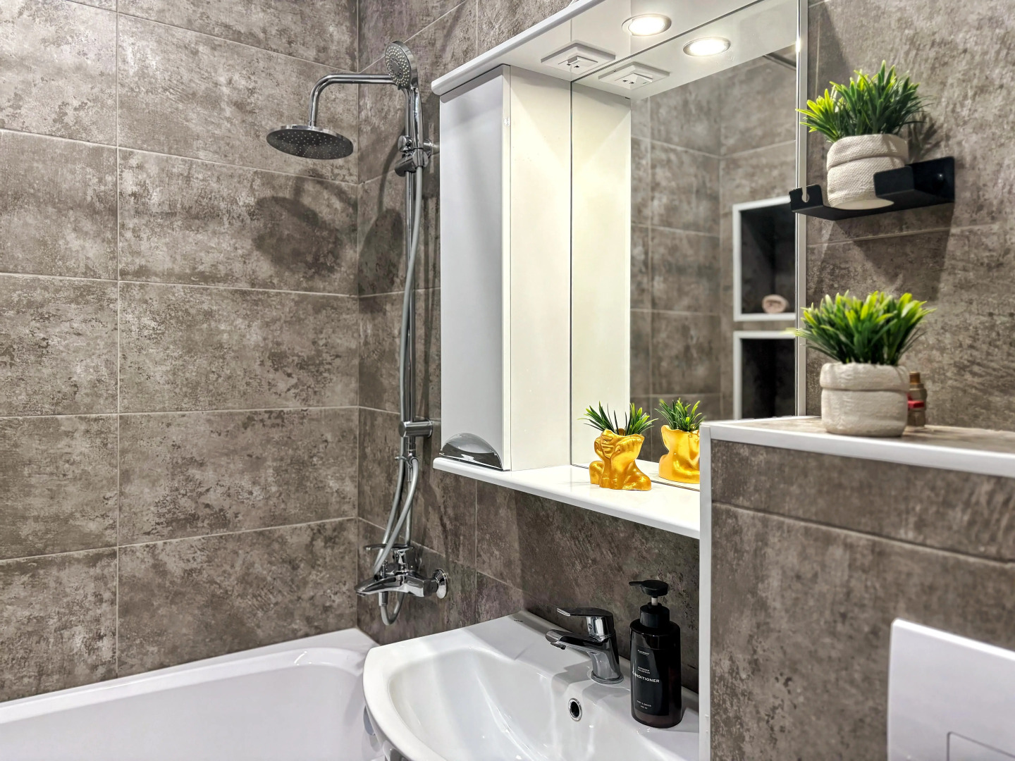 Апартаменты Уютные апартаменты на ул. Валентины Трофимовой 8