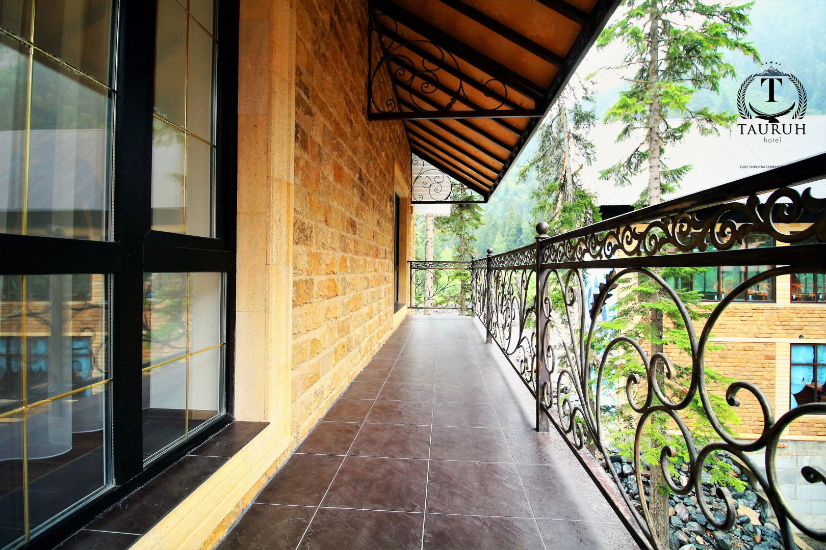 Отель Таурух