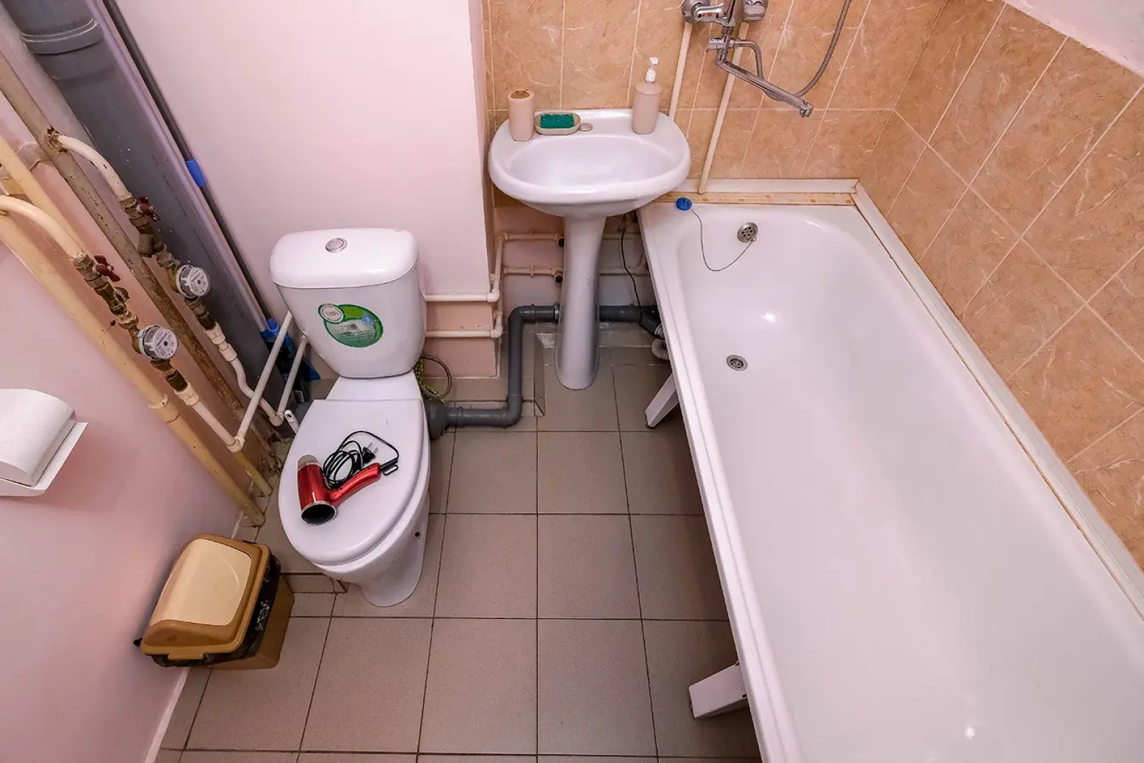 Квартира рядом с Мнтк им. Федорова и Ск Заря