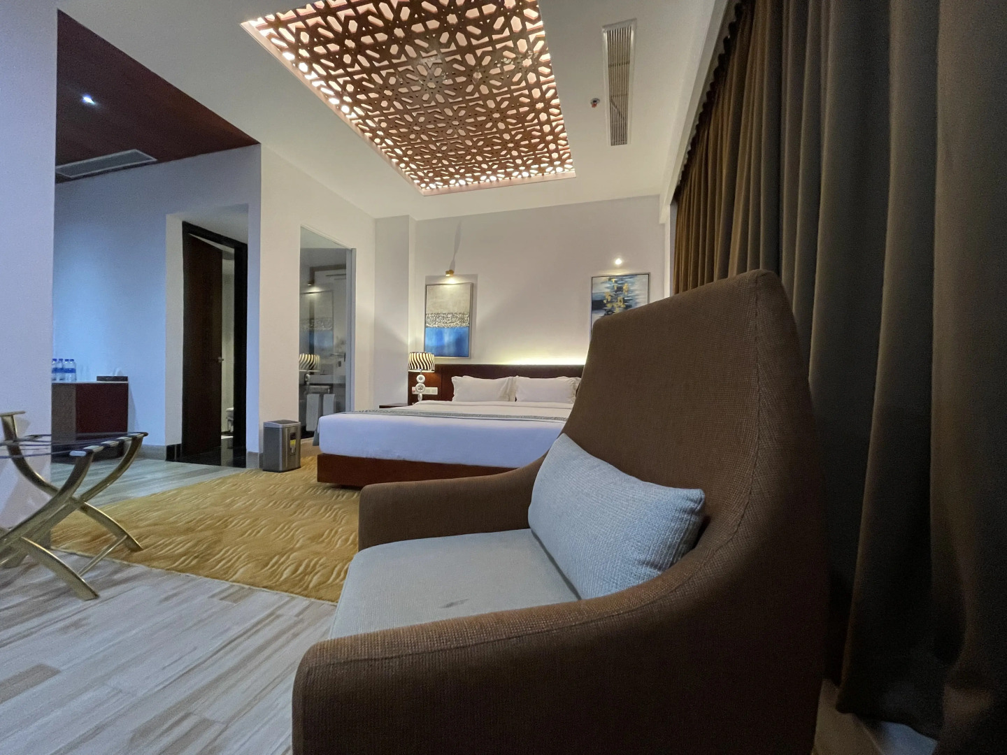 Отель Empyrean Dhaka City Centre