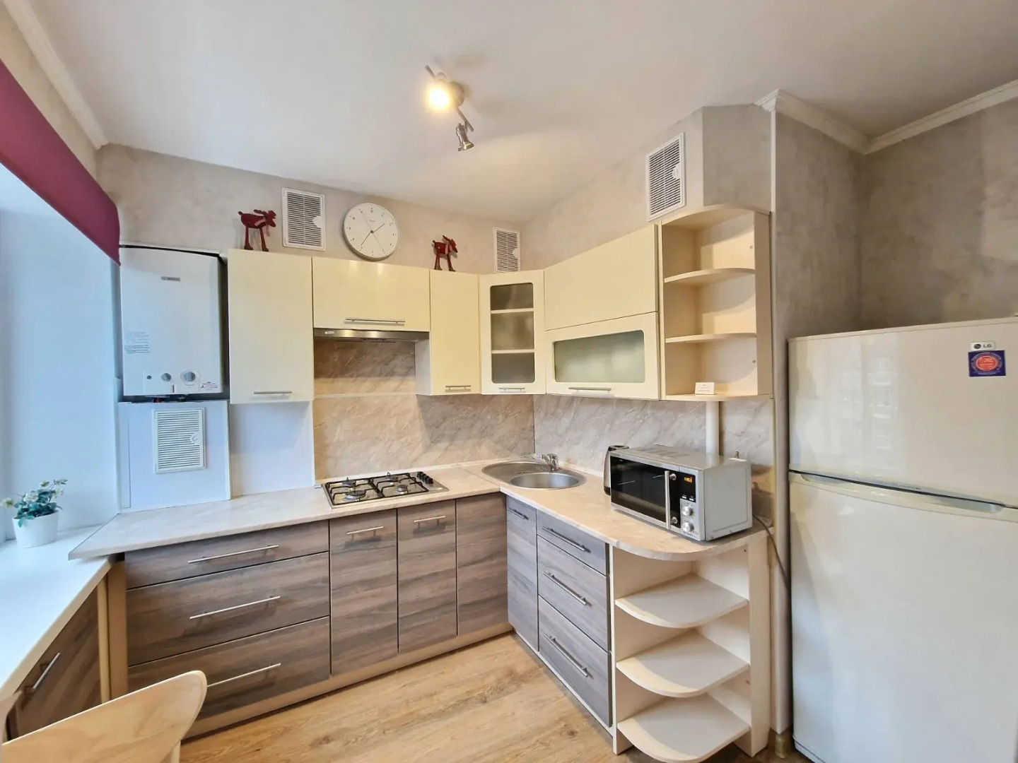 Апартаменты Трёхкомнатные Центр, Ленинский 29, Колибри#29