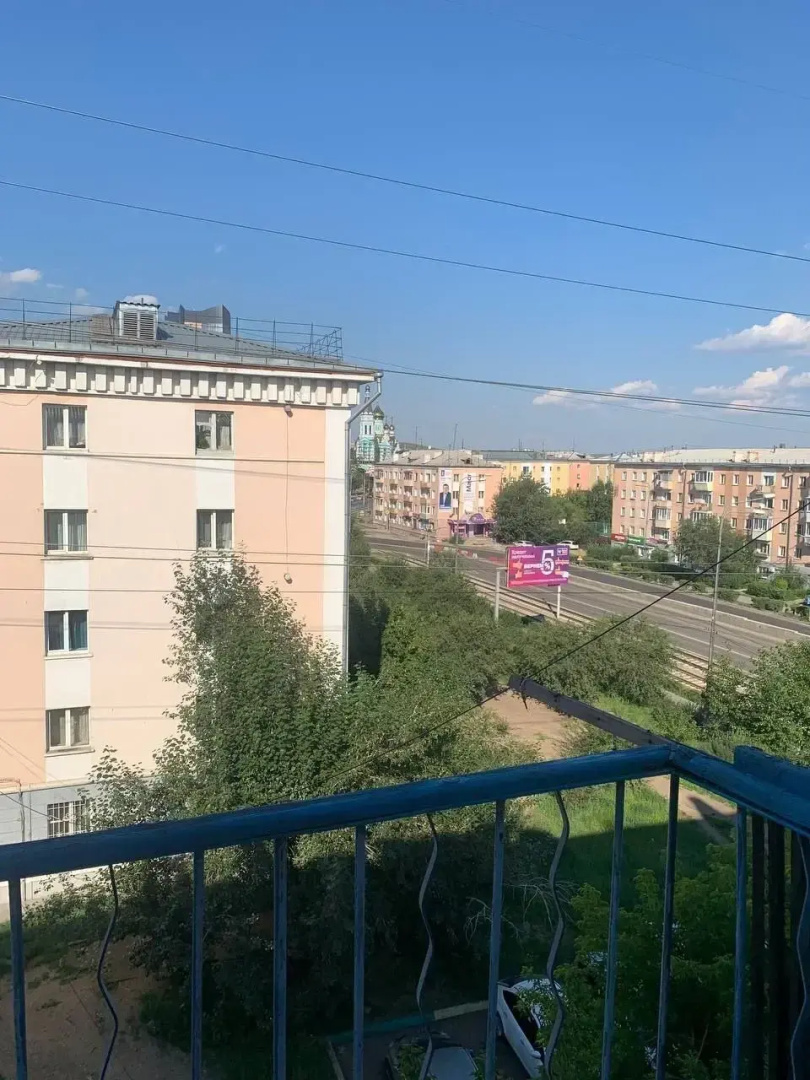 Квартира Двухкомнатная возле ЖД и ФСК