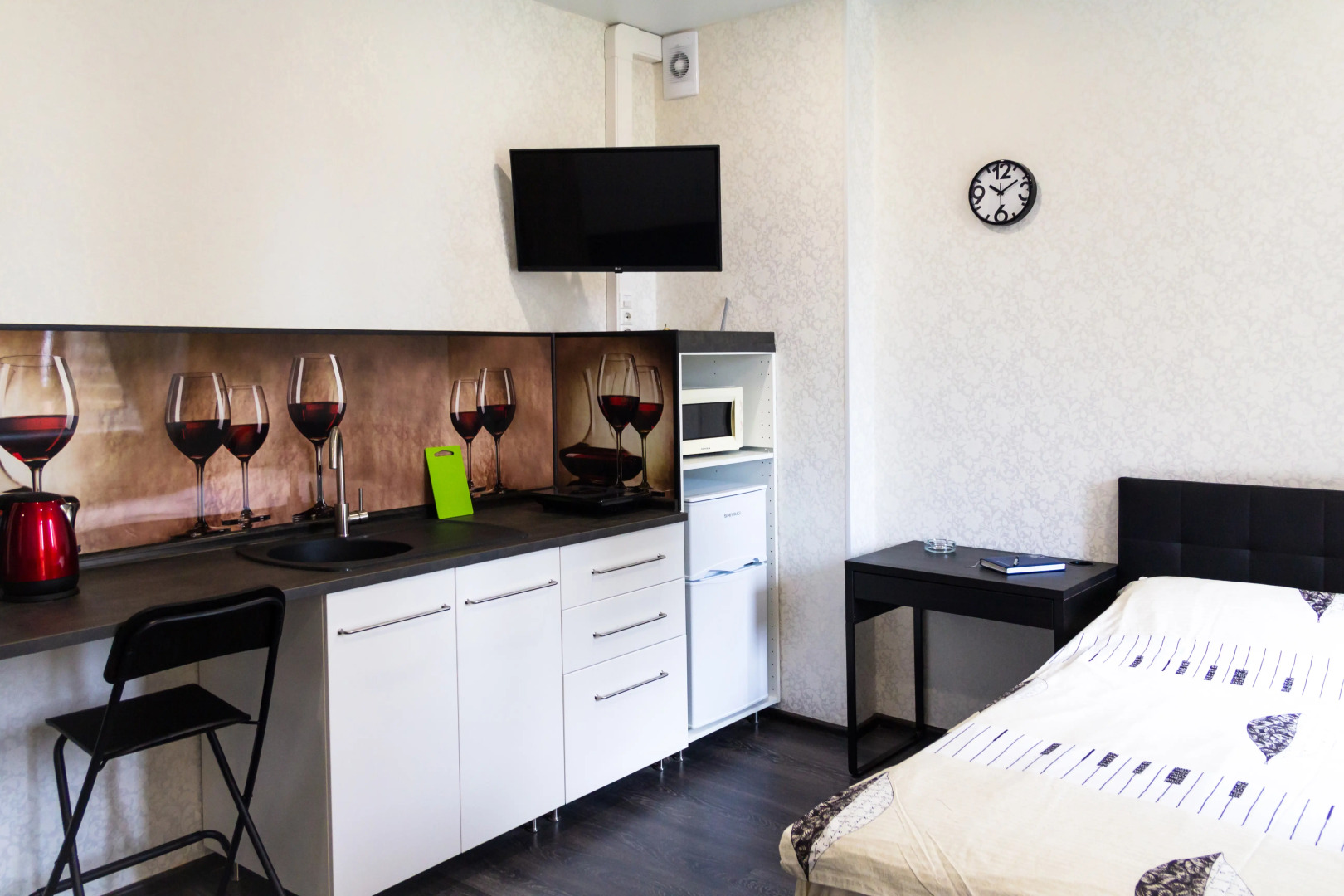 Апартаменты АЛЛиС-ХОЛЛ Белинского 30