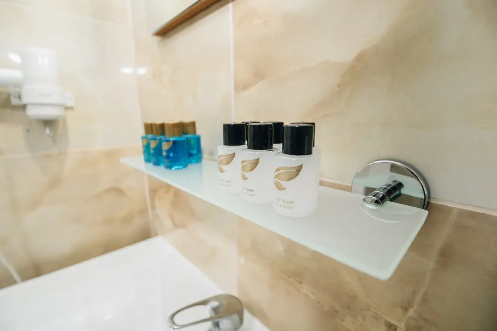 Отель Safran Suites