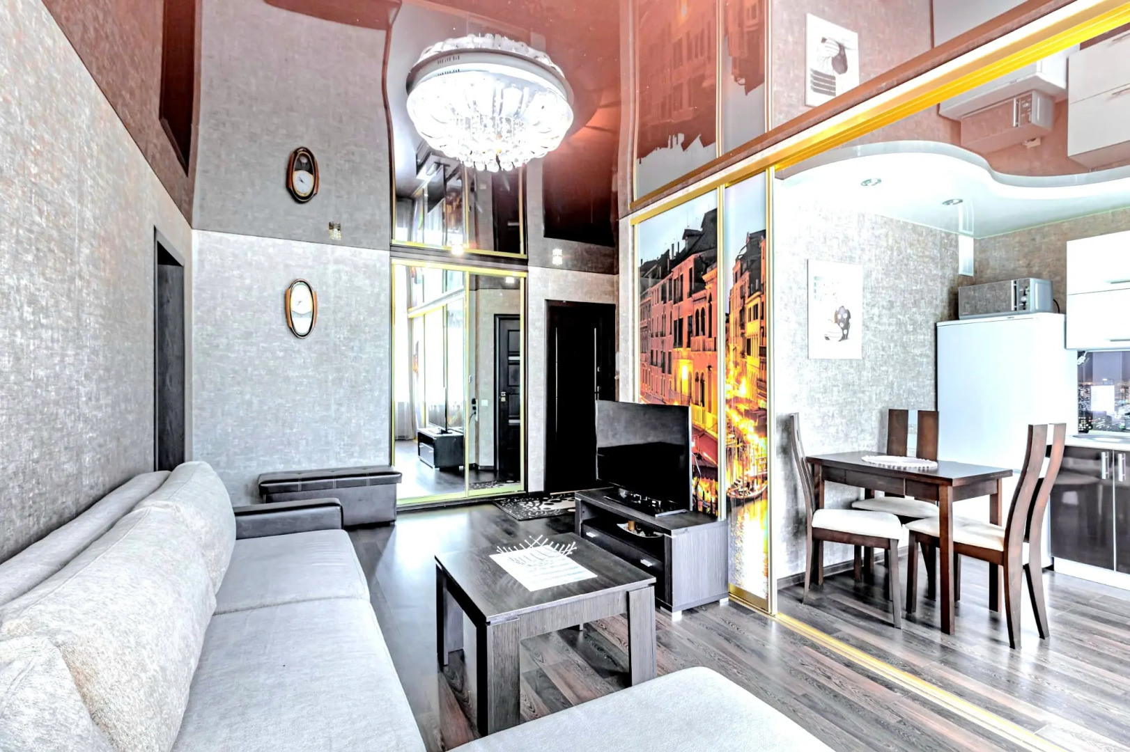 Апартаменты Miracle Flat in the Historical Part of the City