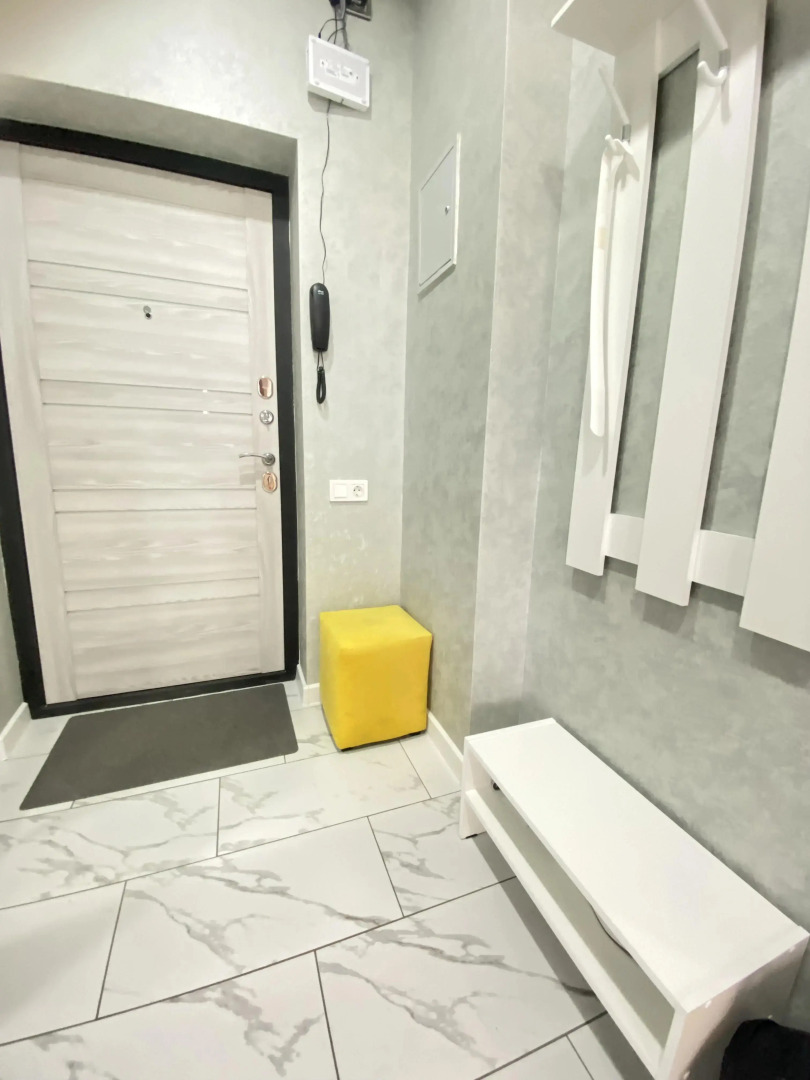 Апартаменты 1-комн квартира 41 кв.м. В ЦЕНТРЕ ул. Полежаева д.92