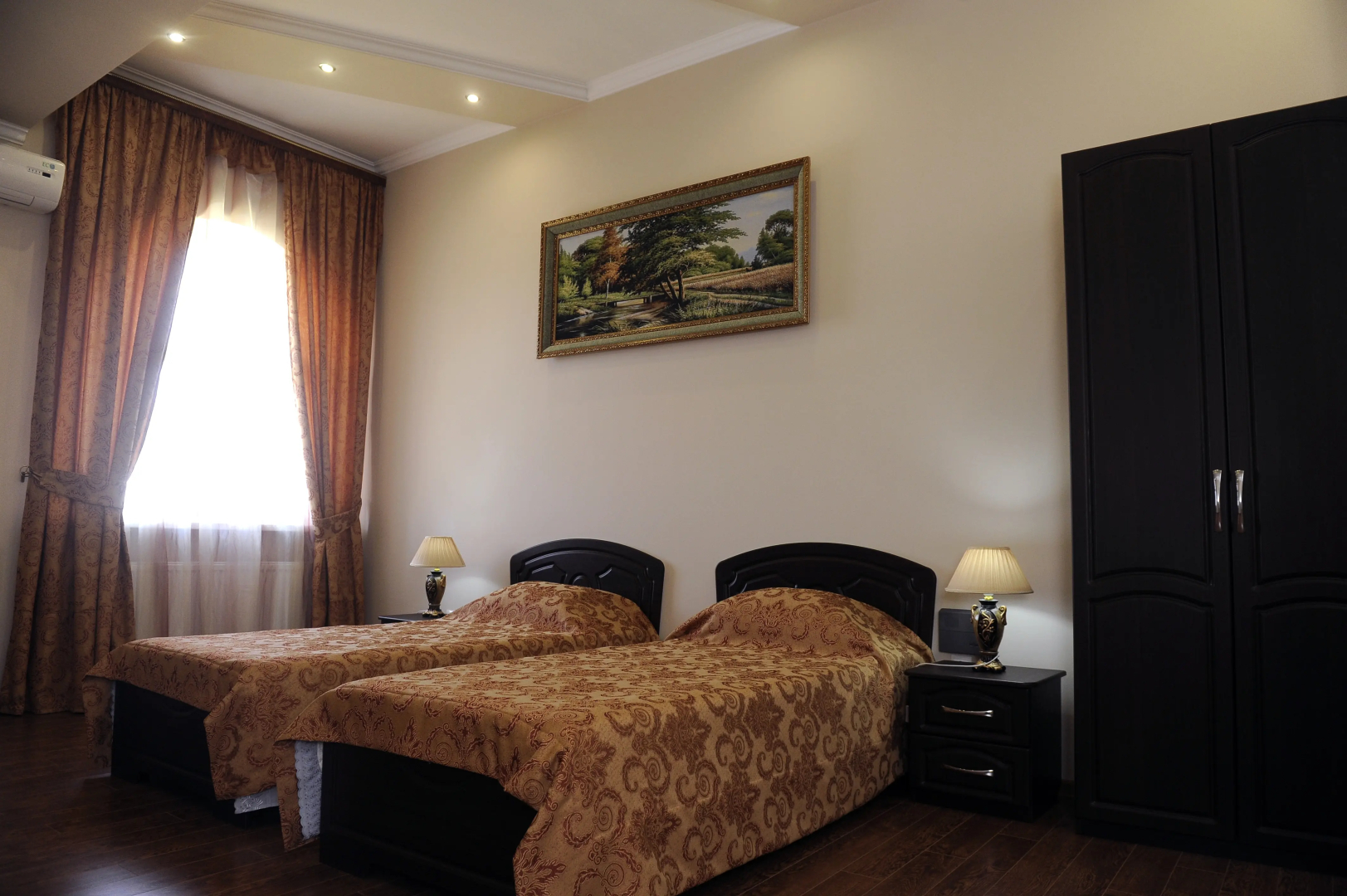 Отель Арарат