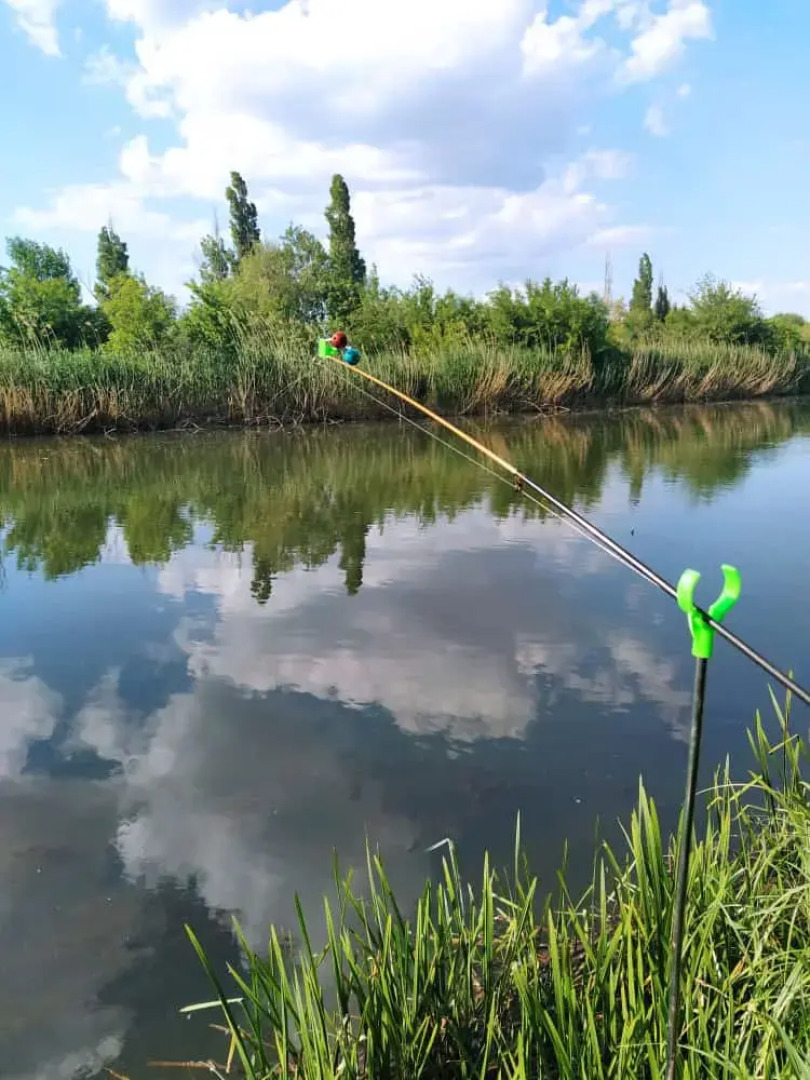 Частный дом с баней на дровах на берегу реки Миус