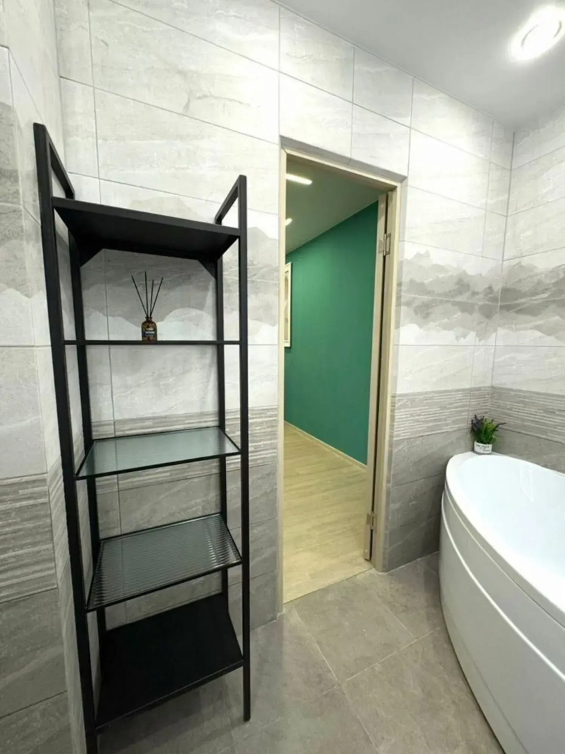 Квартира На Паровозной 15 (6а)