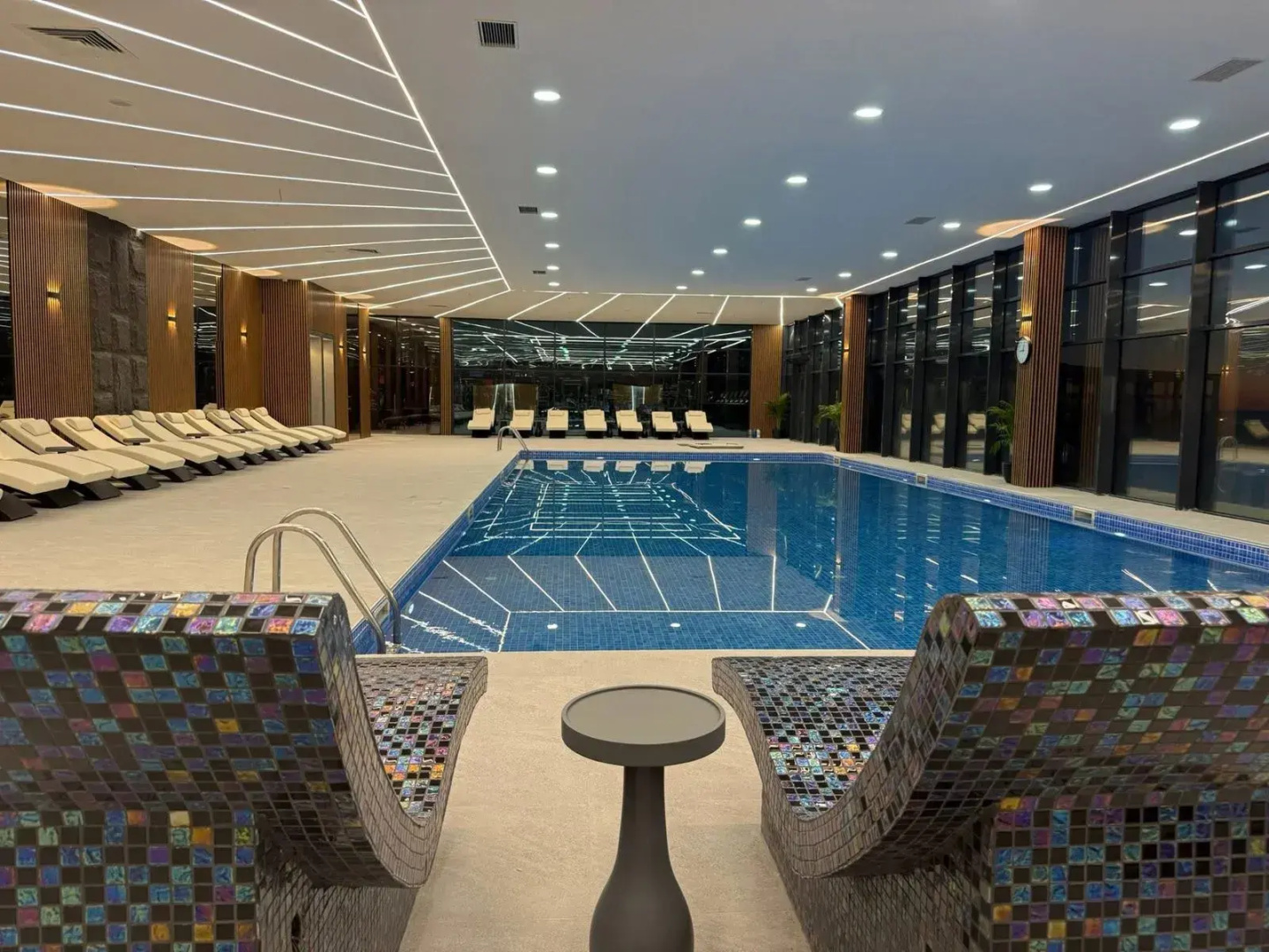 Отель Euphoria Batumi Convention & Casino Hotel