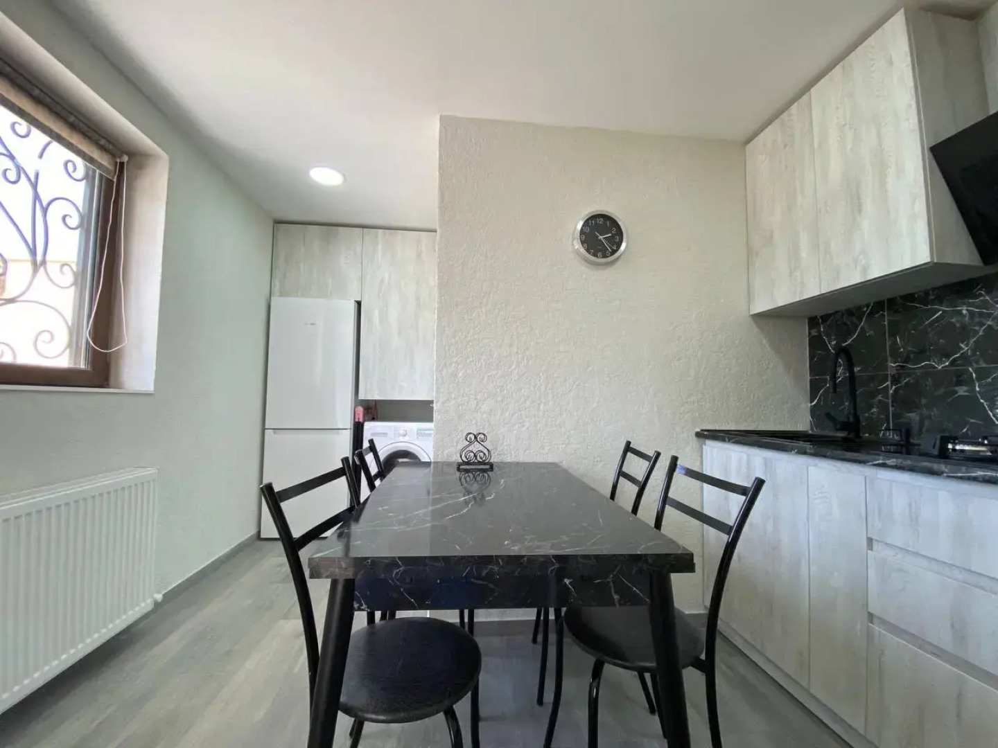 Квартира на 2-4 гостя с большой террасой и бесплатной парковкой