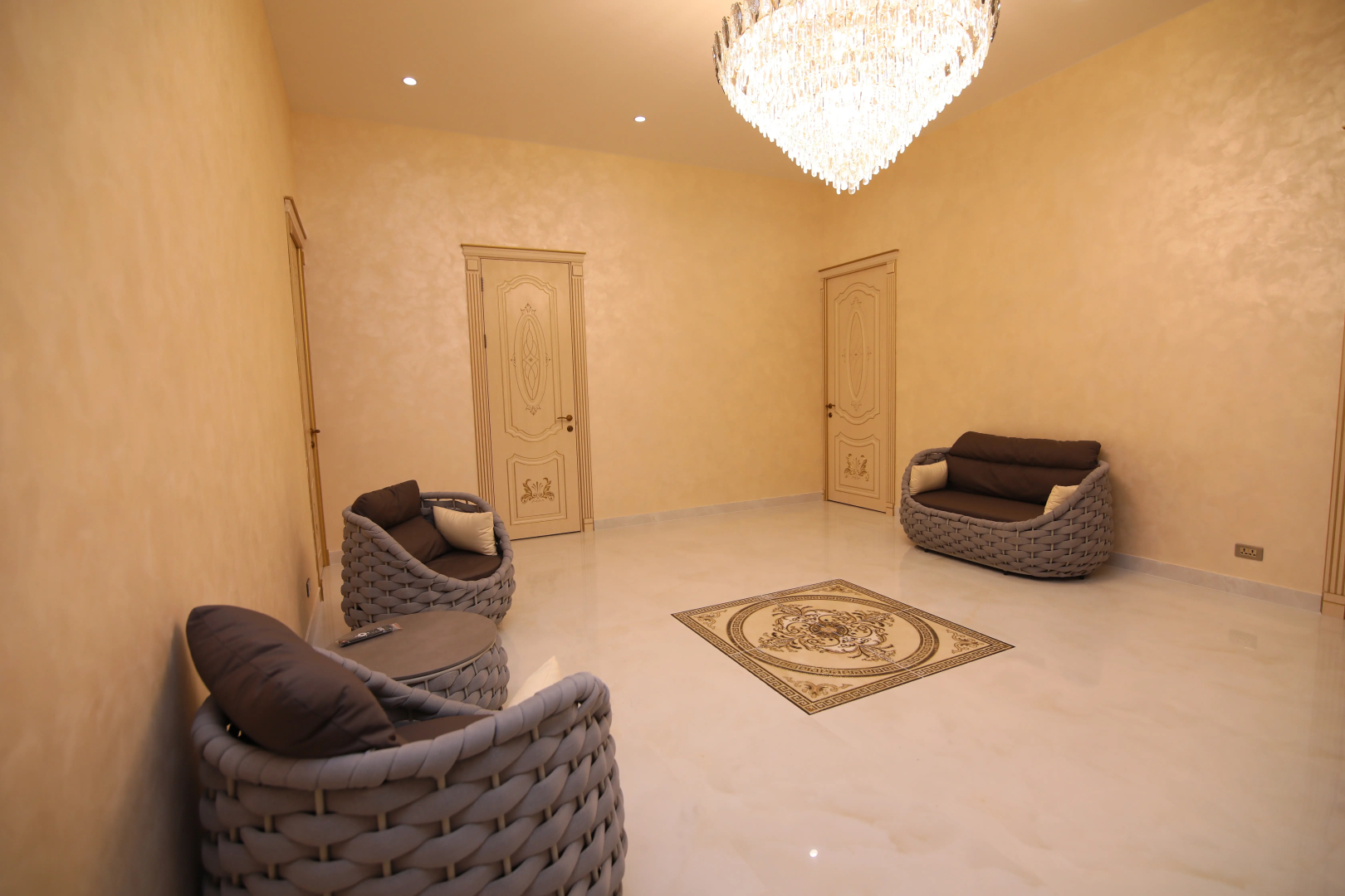 Отель Louvre Home