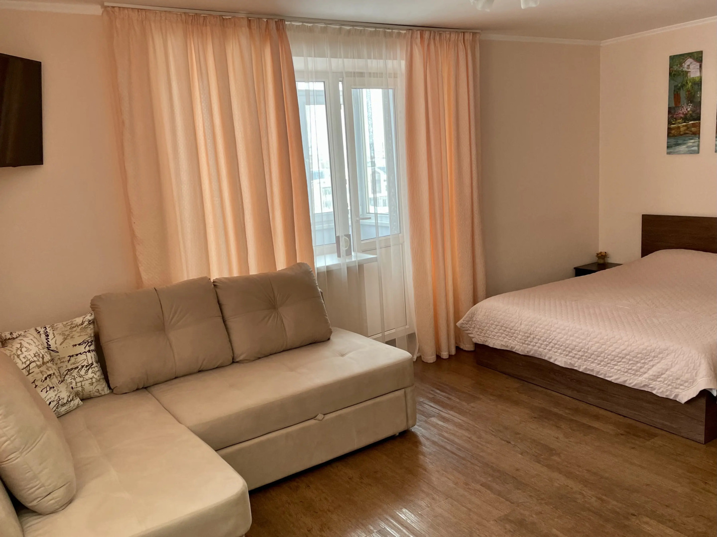 Апартаменты Студия на 50 лет Октября (1)