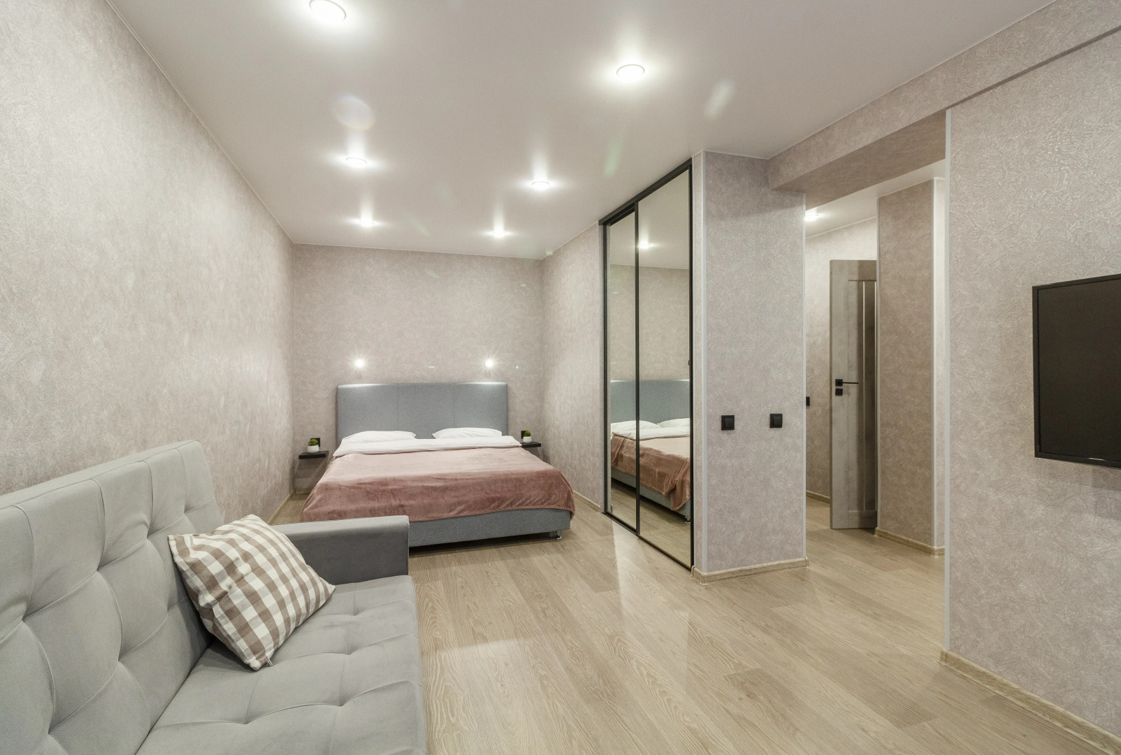 Квартира Не Вопрос с отличным ремонтом у Ледового дворца