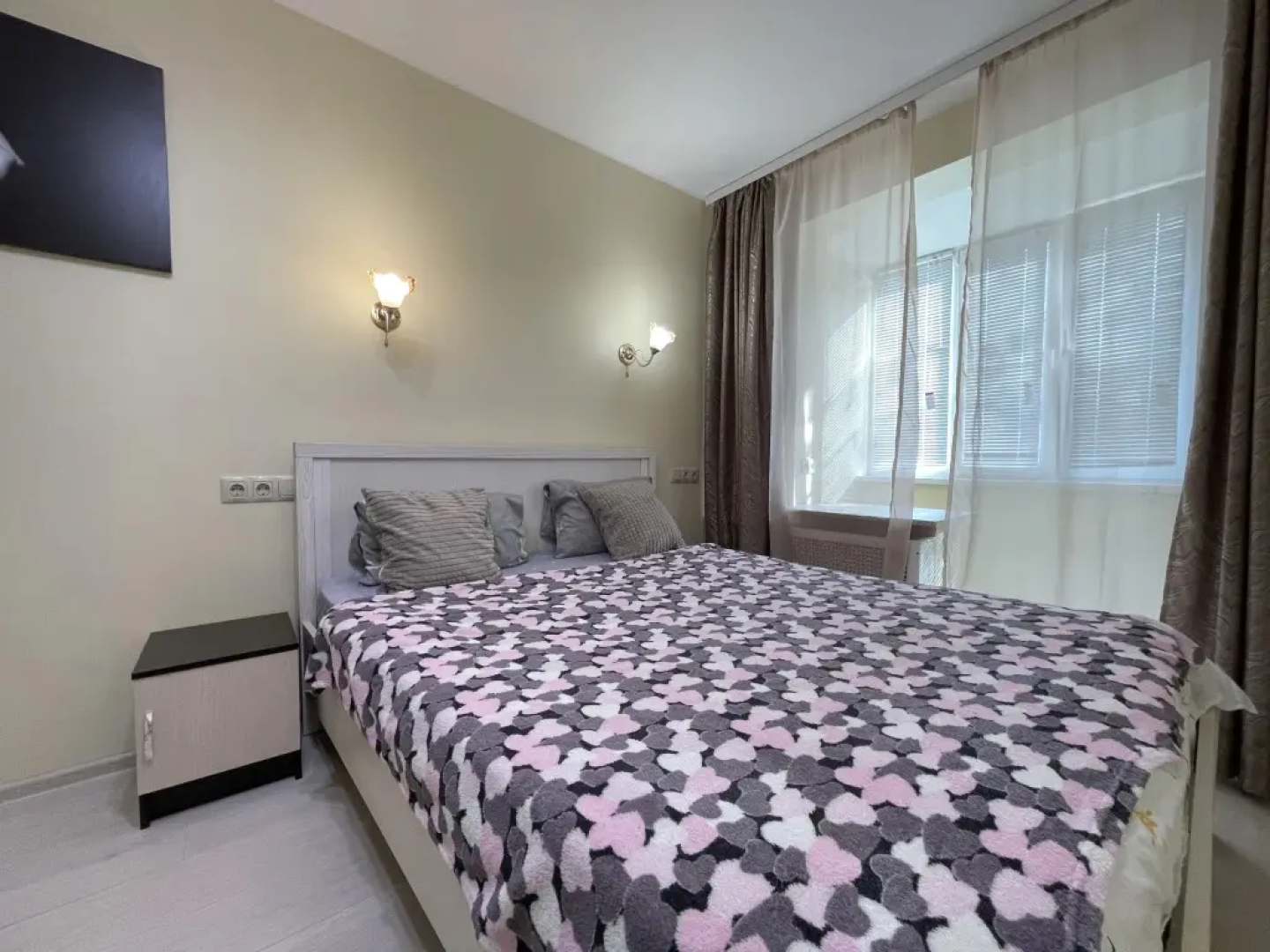 Апартаменты на Широкой