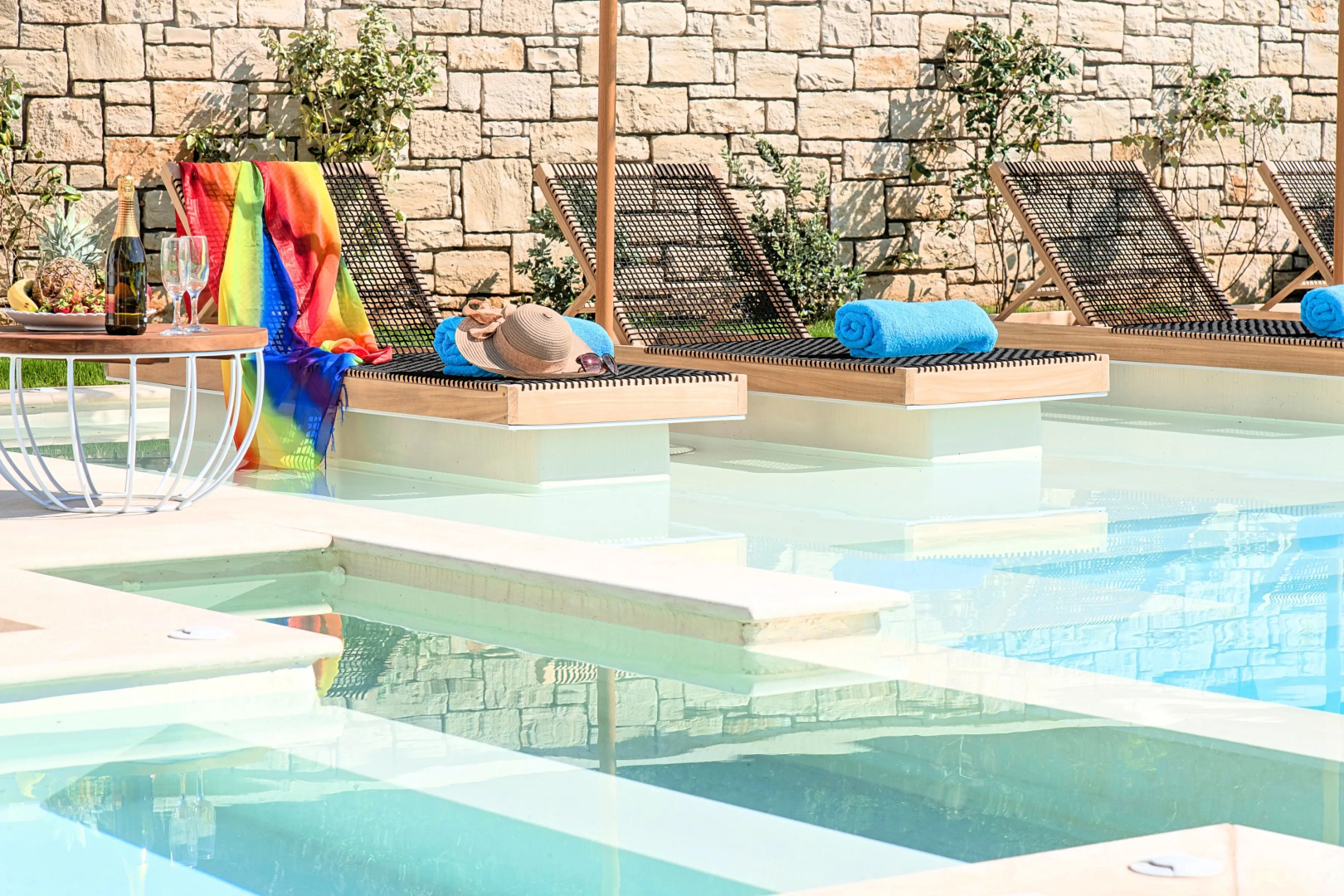 Вилла Blue Lake Heated Pool