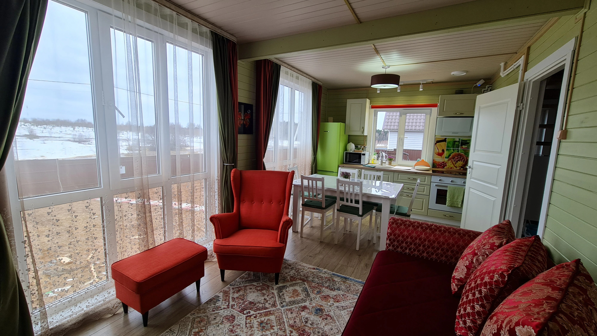 Частный Дом с Красным Залом