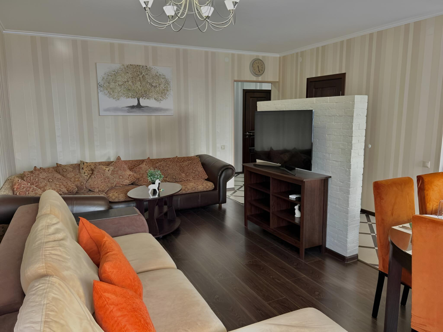 Улучшенные трехкомнатные апартаменты с террасой