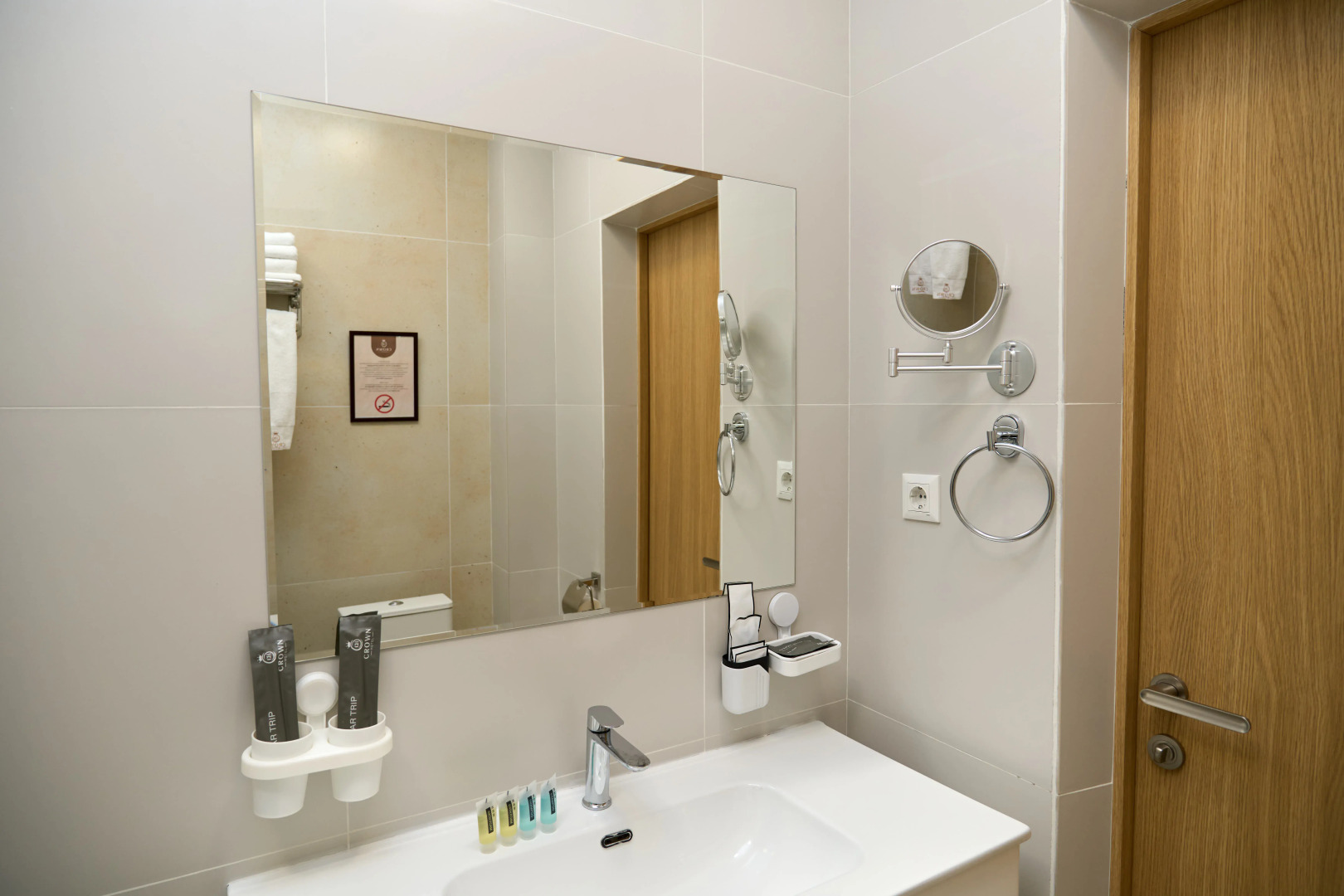 Отель Crown Hotel Bishkek