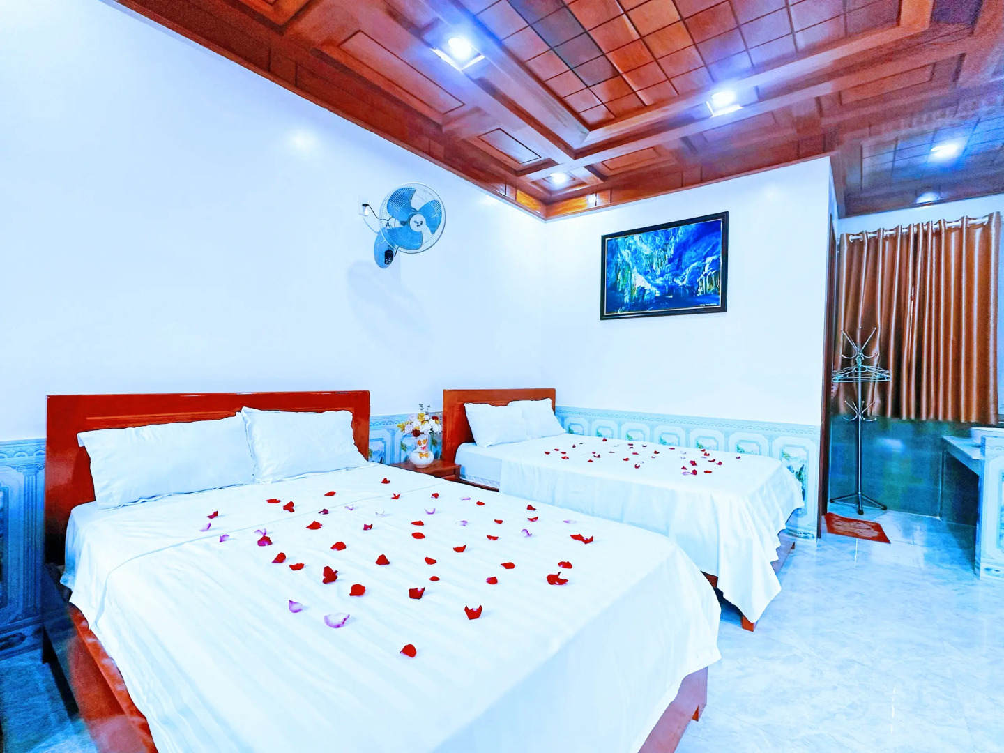 Отель The Hillside Homes