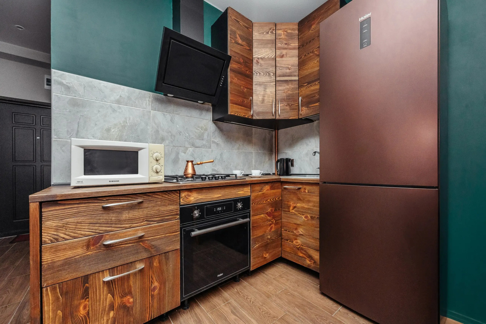 Апартаменты Дизайнерская студия около подъемника