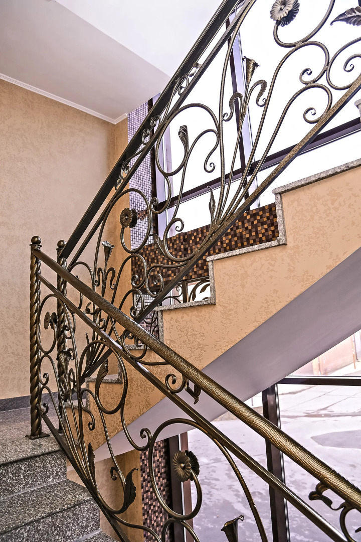 Отель Антураж