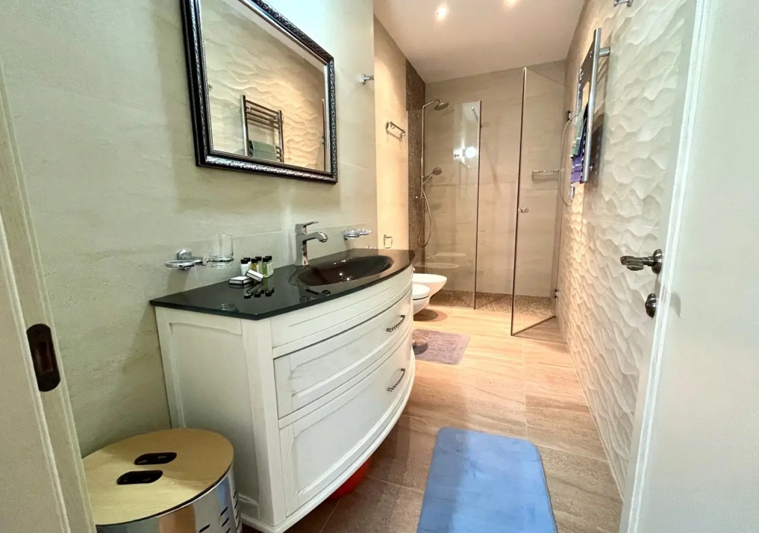 Апартаменты Двухкомнатные с Балконом Премиум класса в ЖК Дипломат