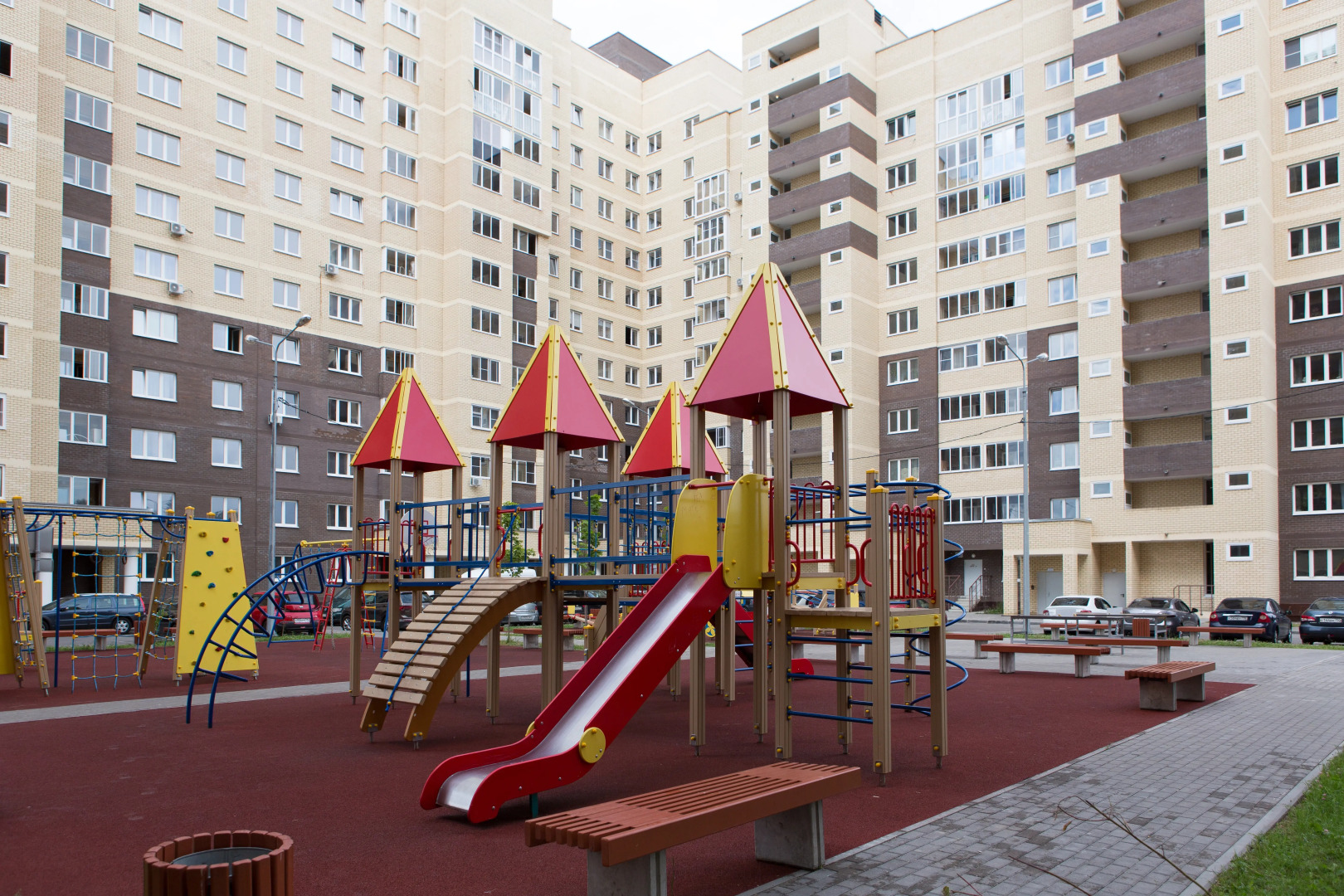 Апартаменты на улице Дмитрия Михайлова 3