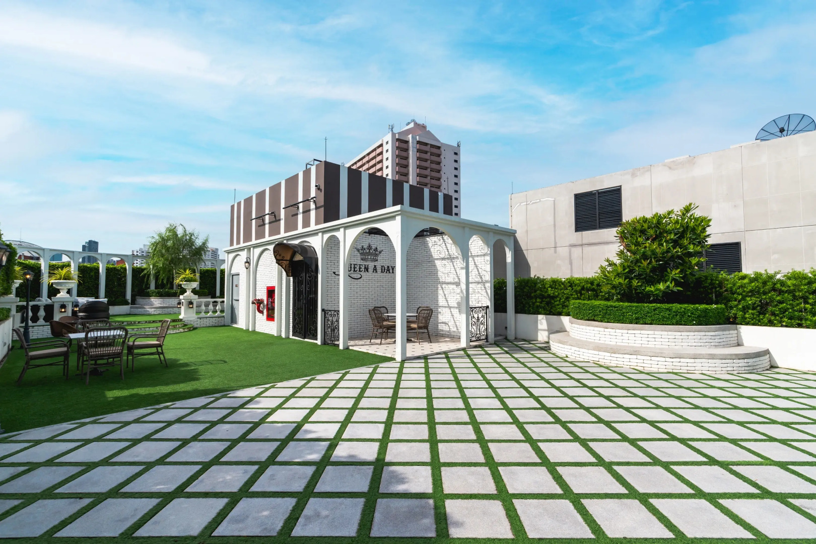 Отель The Quartier Hotel Phrom Phong - Thonglor Bangkok by Compass Hospitality