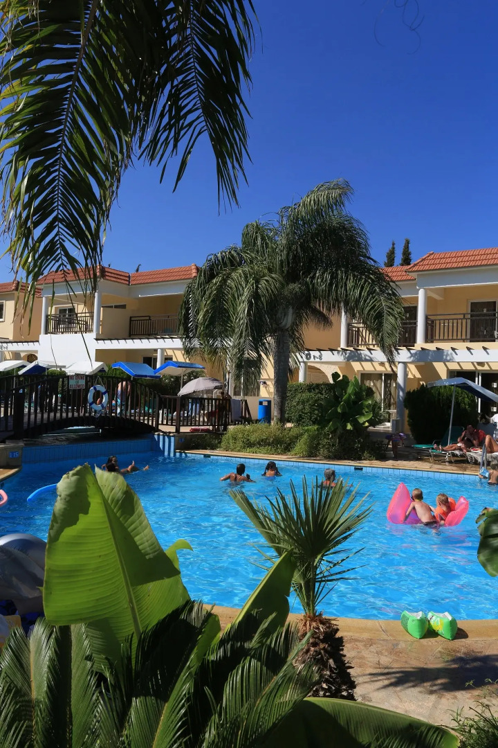 Отель Jacaranda Apartments