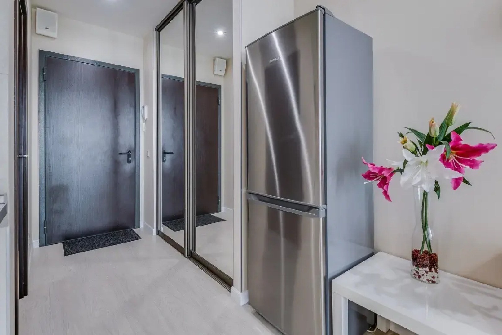 Апартаменты Премиум с Балконом и Видом на Город Business Apartments