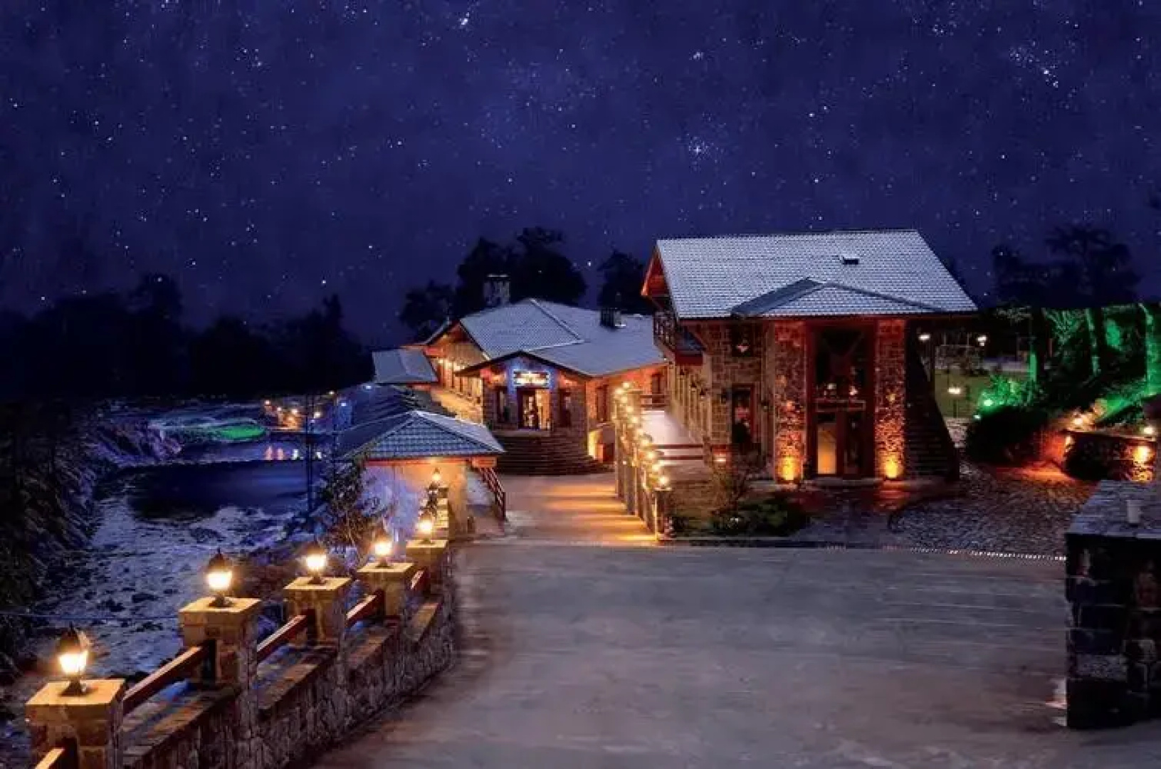 Teona Caglayan Bungalov