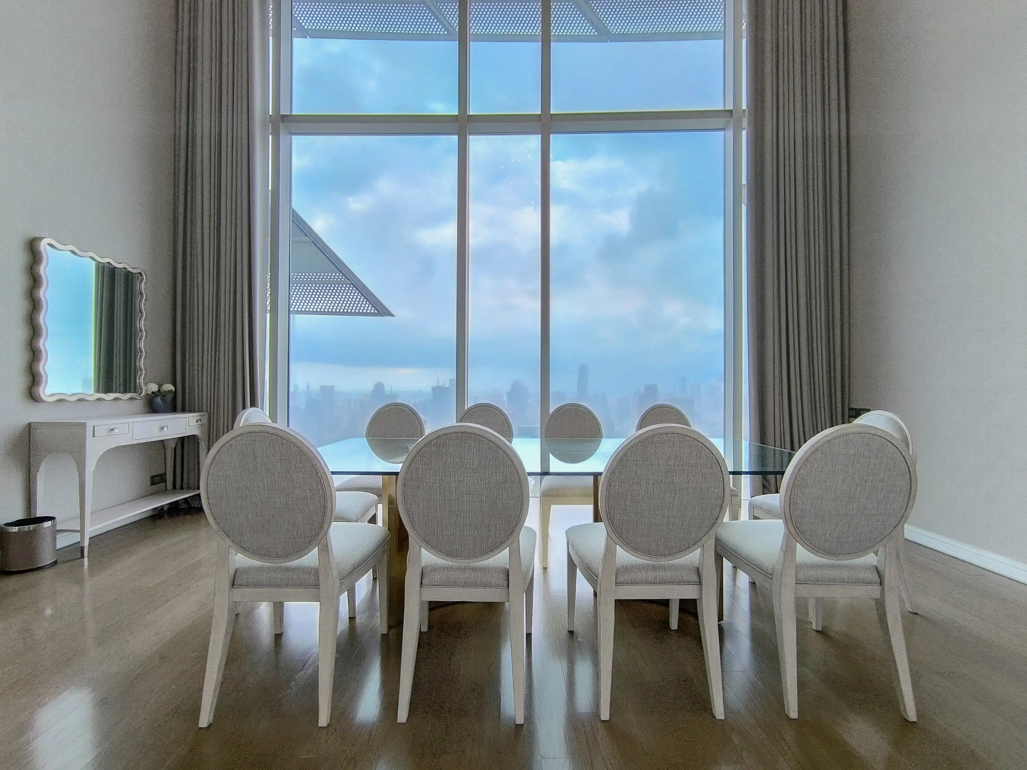 Отель Magnolias Ratchadamri Boulevard Serviced Residences