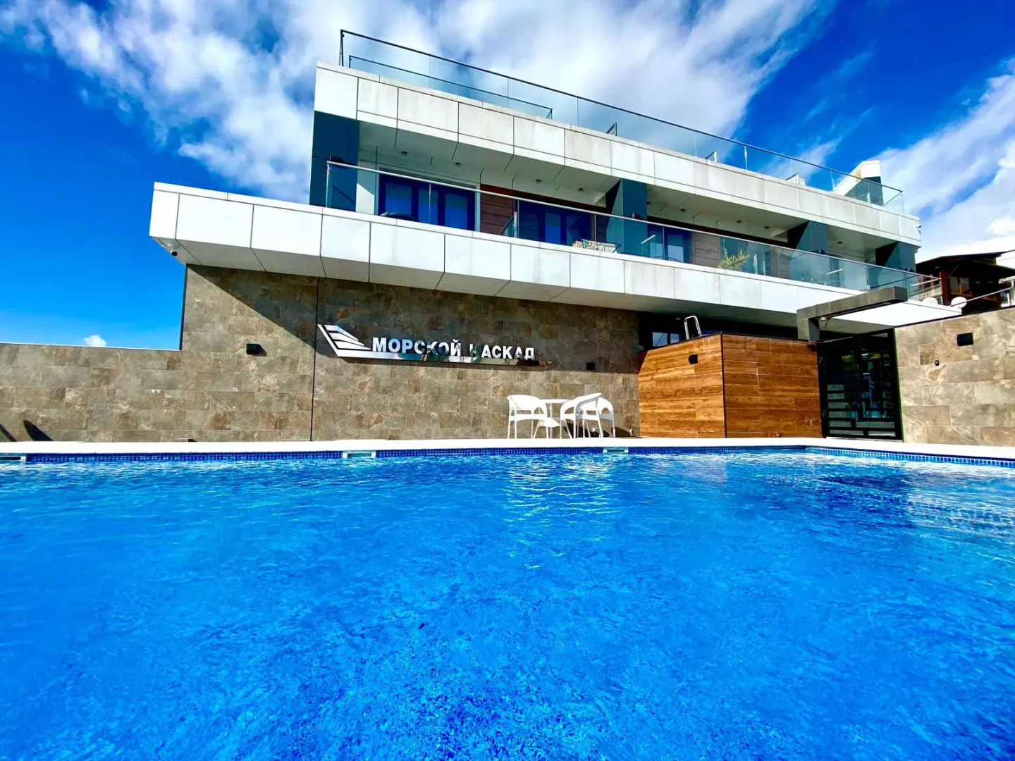 Апартаменты Orange Apart На Первой Линии с Бассейном