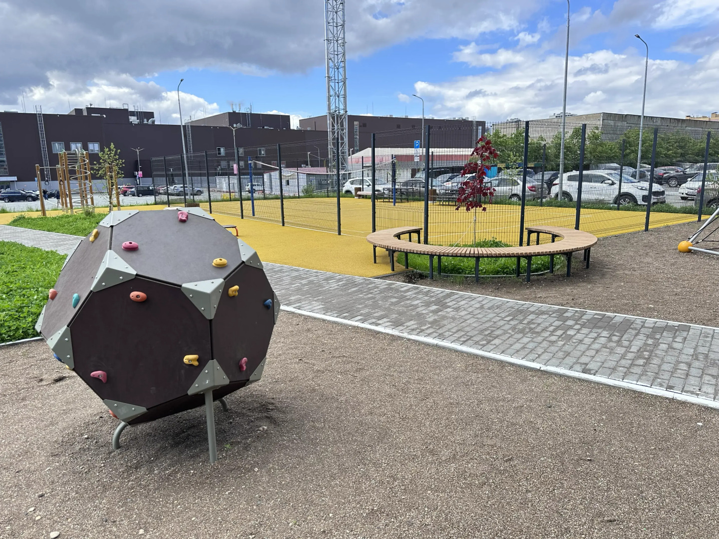 Квартира около метро Горки