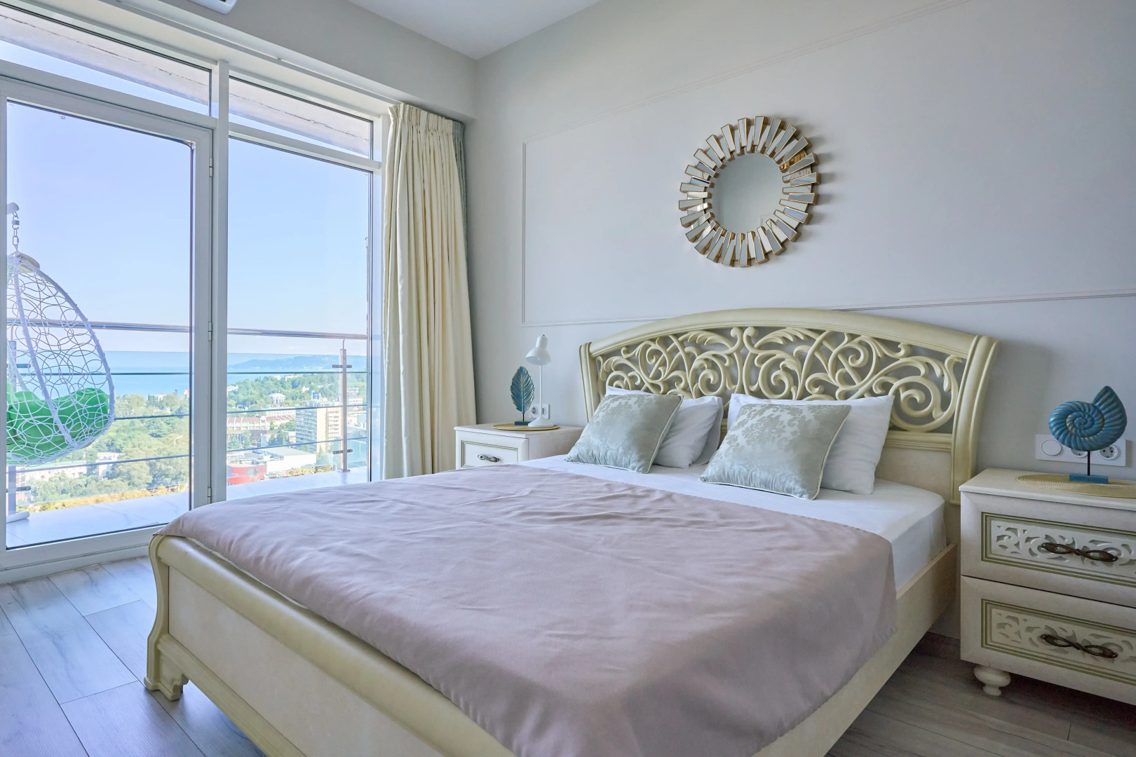 Апартаменты с Шикарным Видом на Море в Центре Сочи